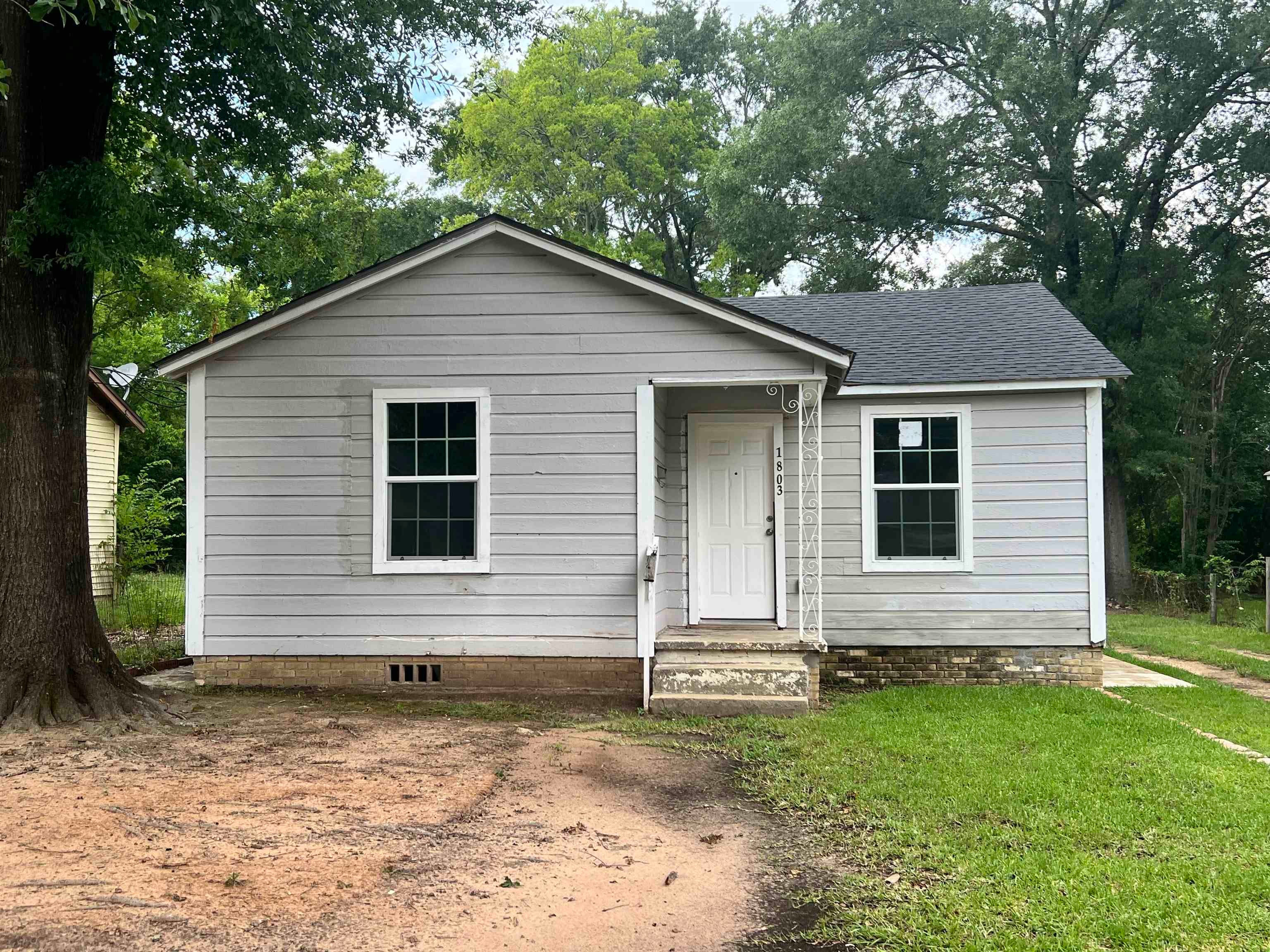 1803 Timpson Street — photo