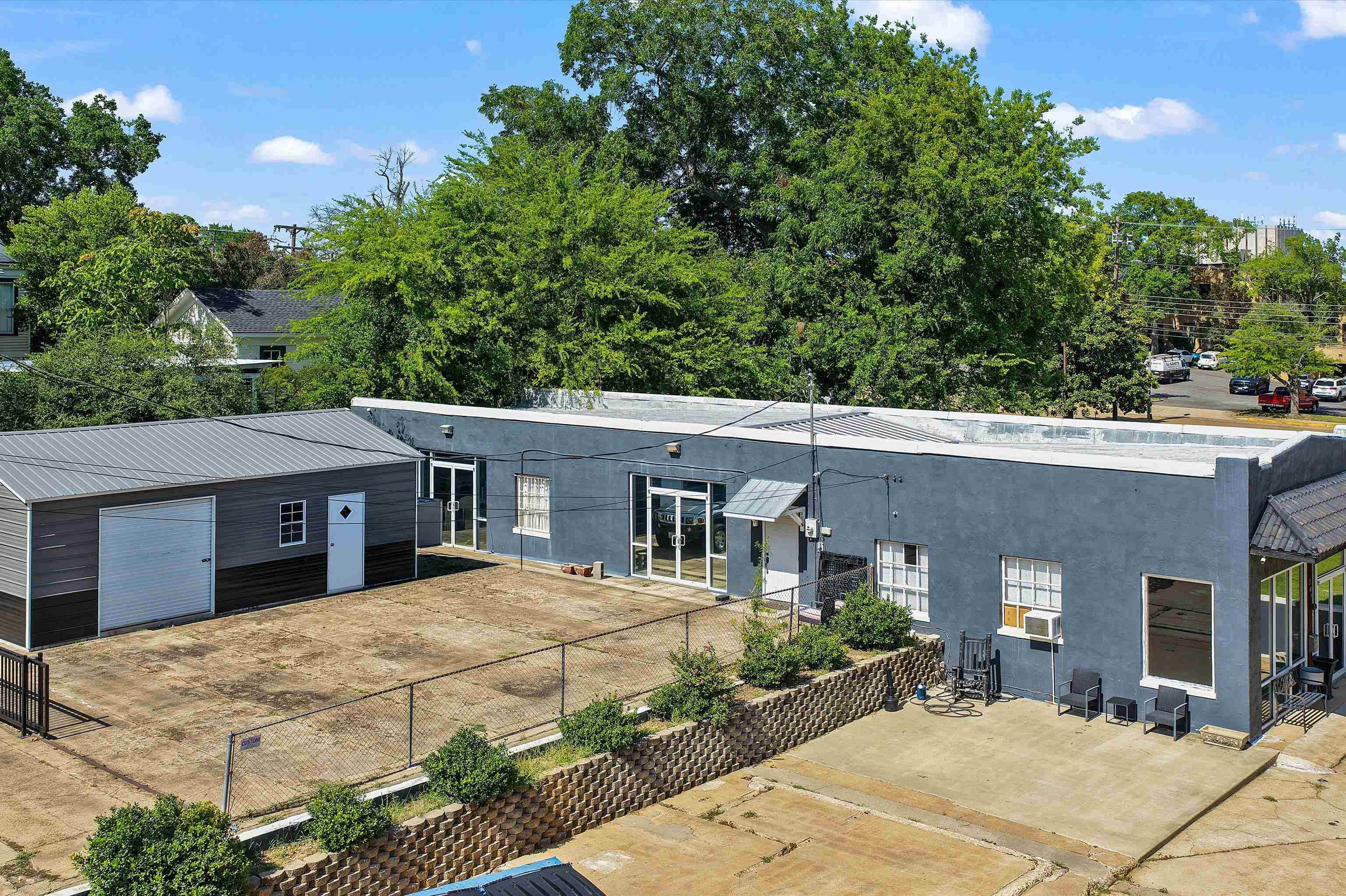 309 W Houston Street — photo