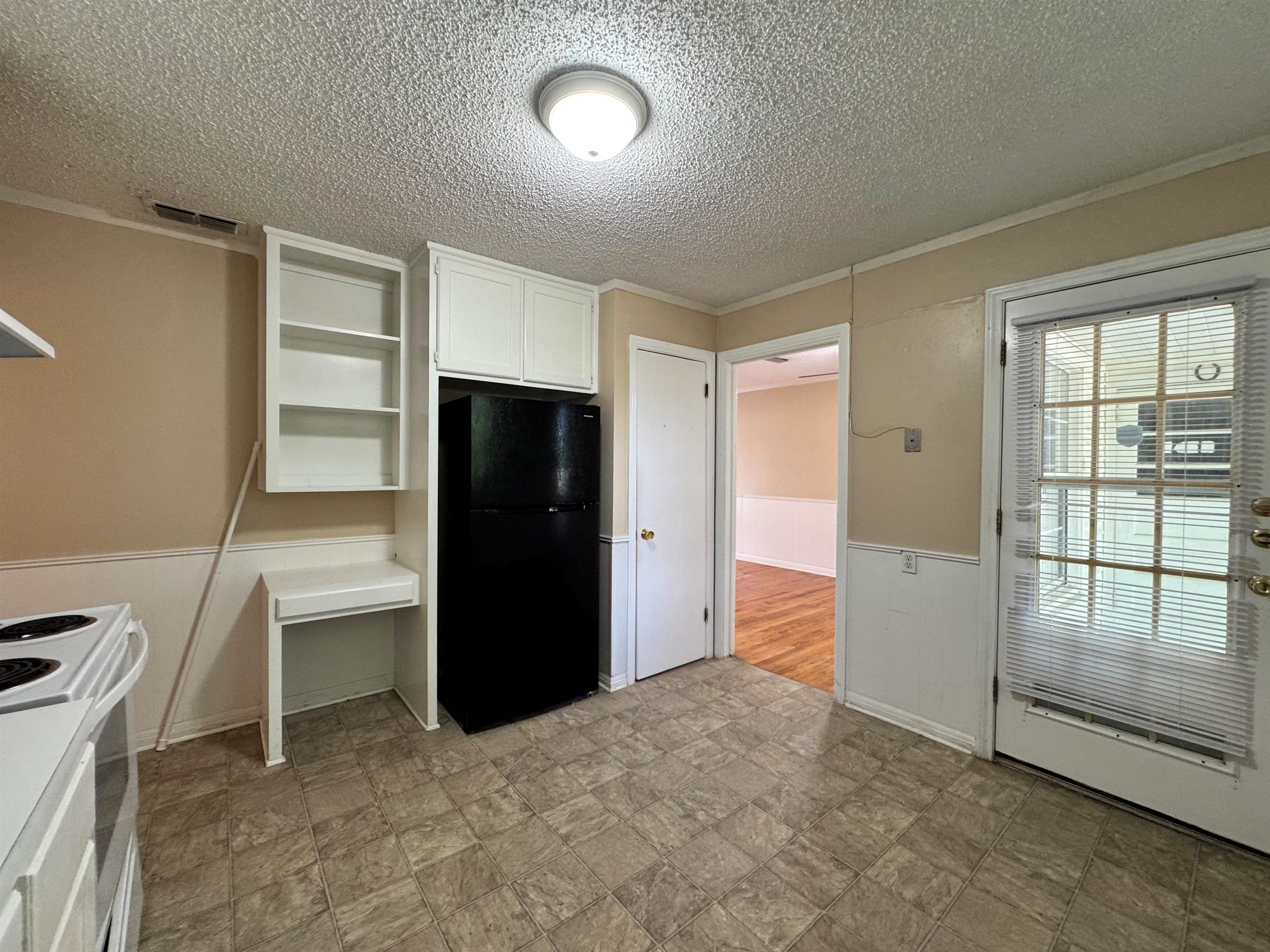 2002 Alpine Rd, Longview, TX 75601 — photo 2