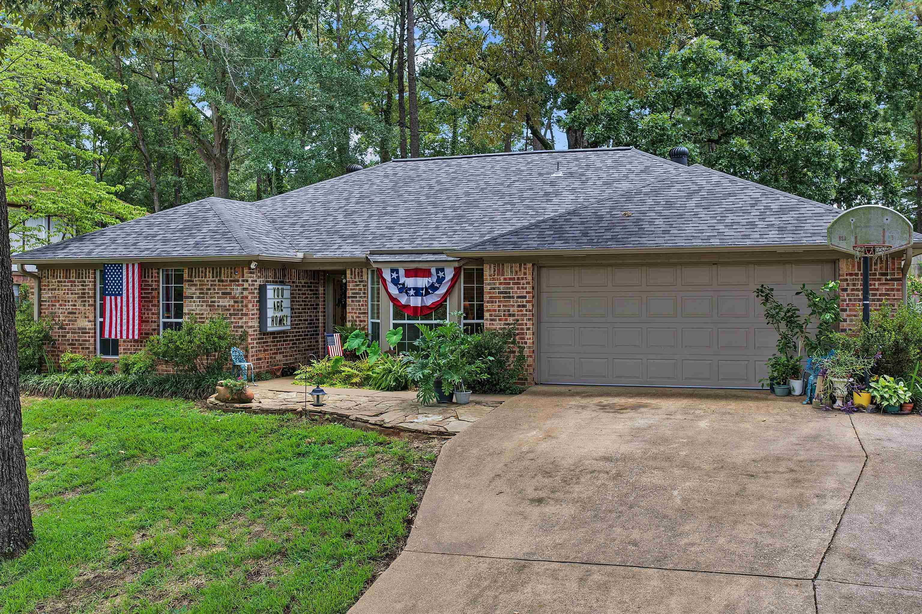1104 Forest Hill Street — photo
