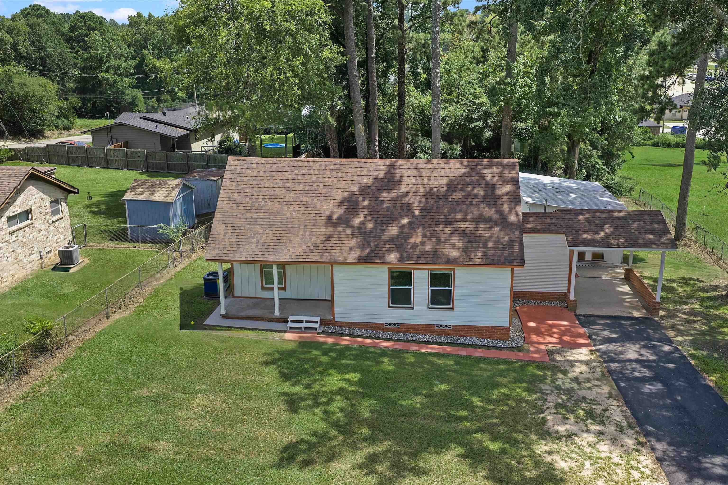 218 Benita Dr — photo