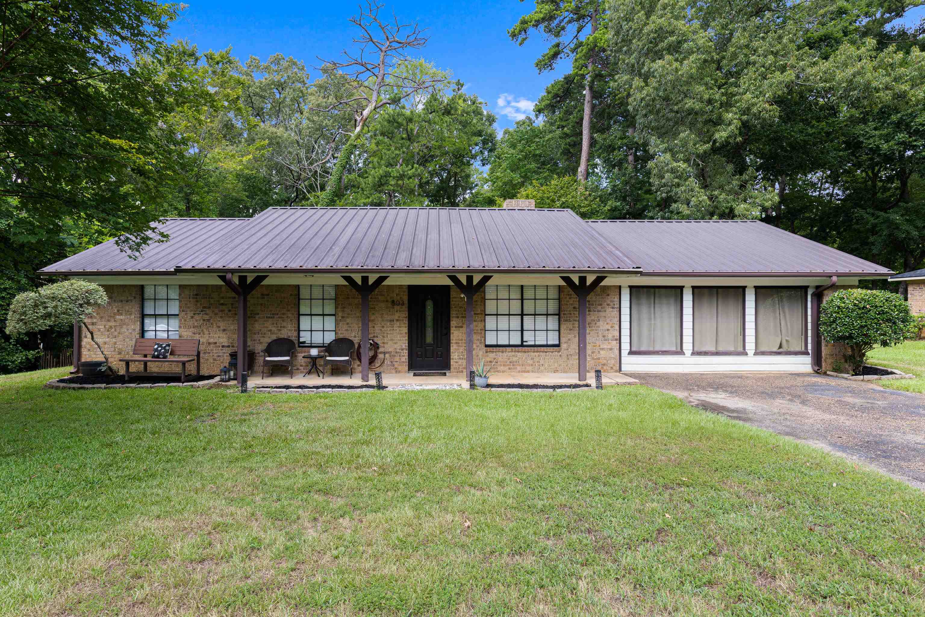 803 Chris Dr — photo