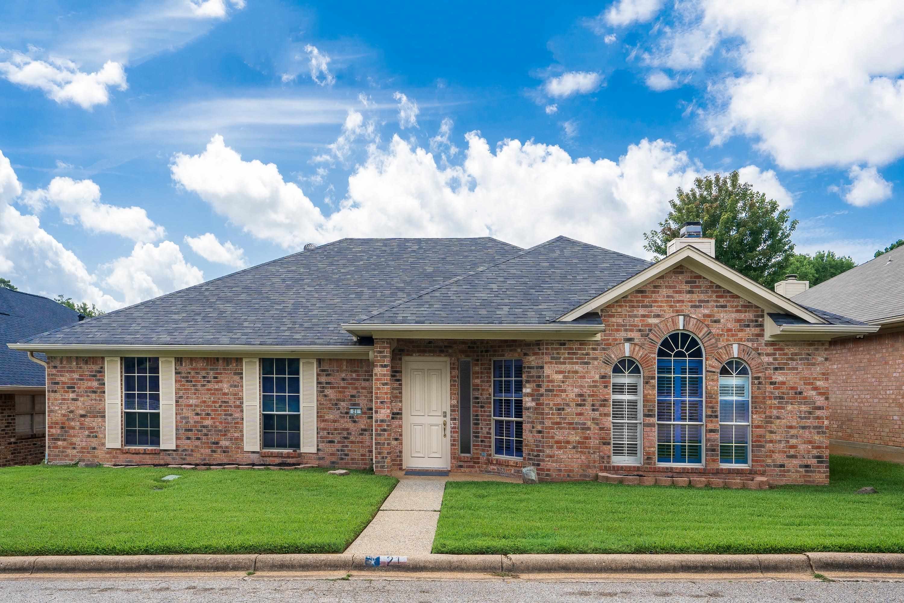 21 Woodland Dr. — photo
