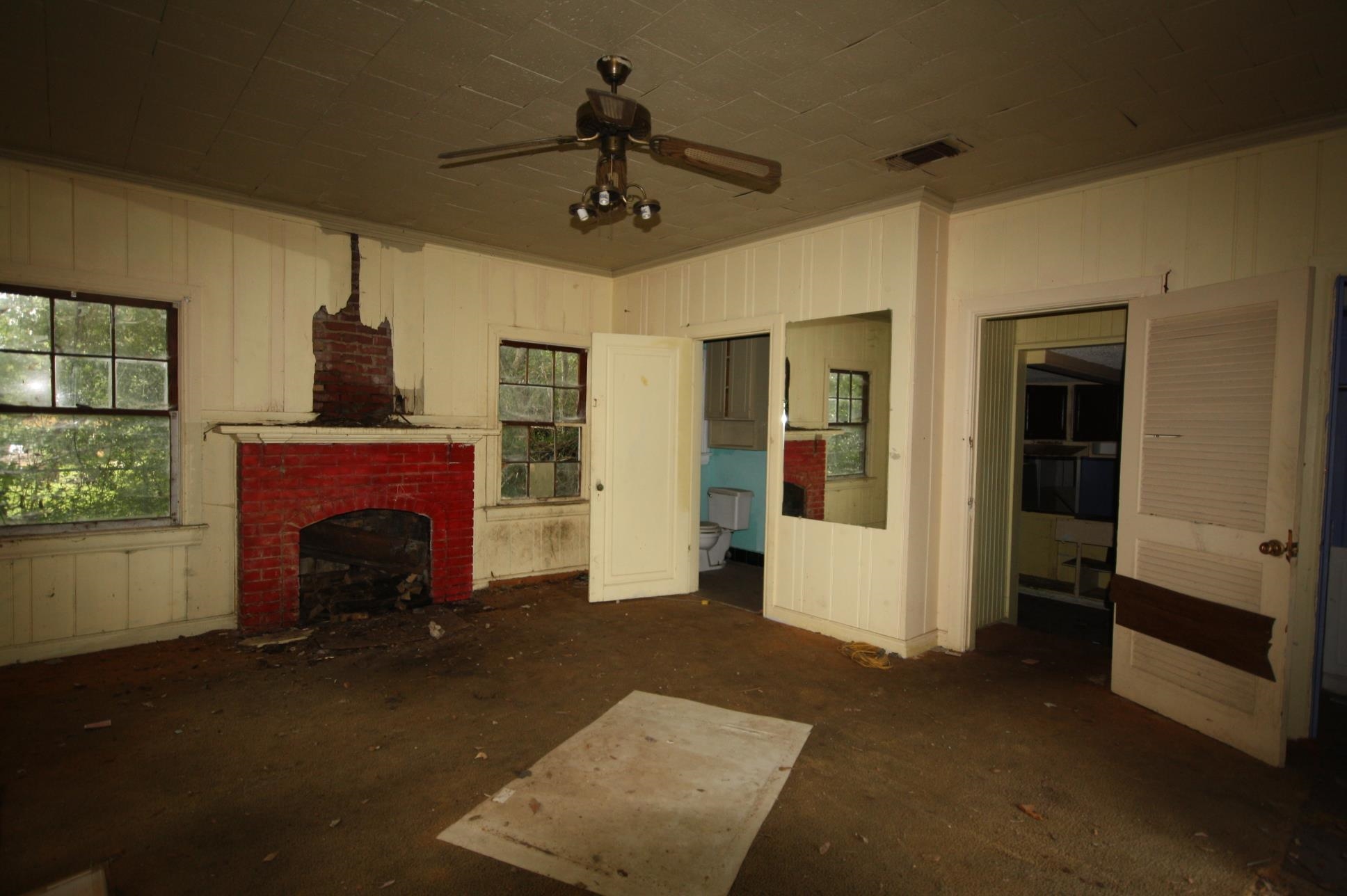 305 E Young Street, Longview, TX 75602 — photo 2