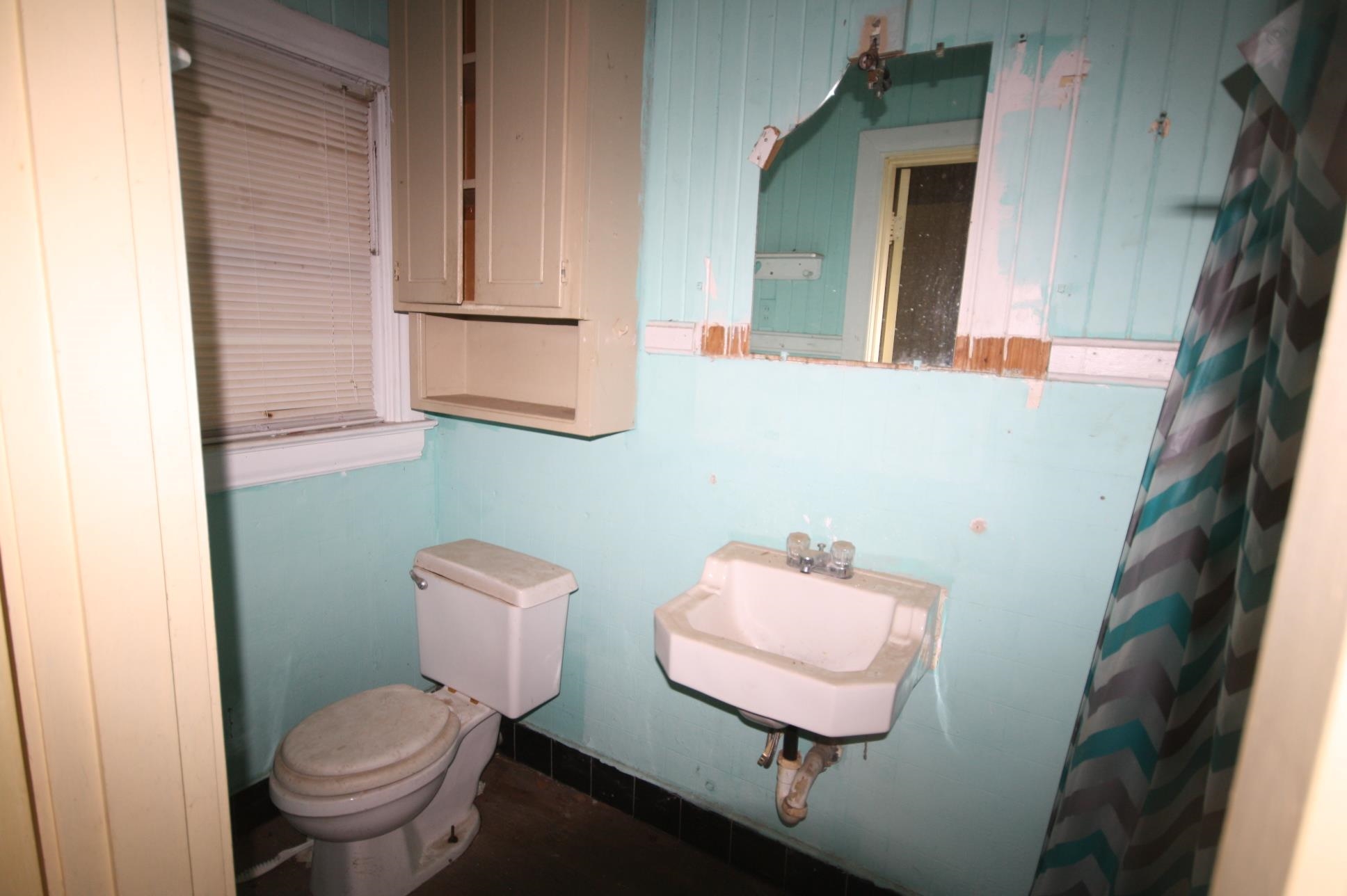 305 E Young Street, Longview, TX 75602 — photo 3