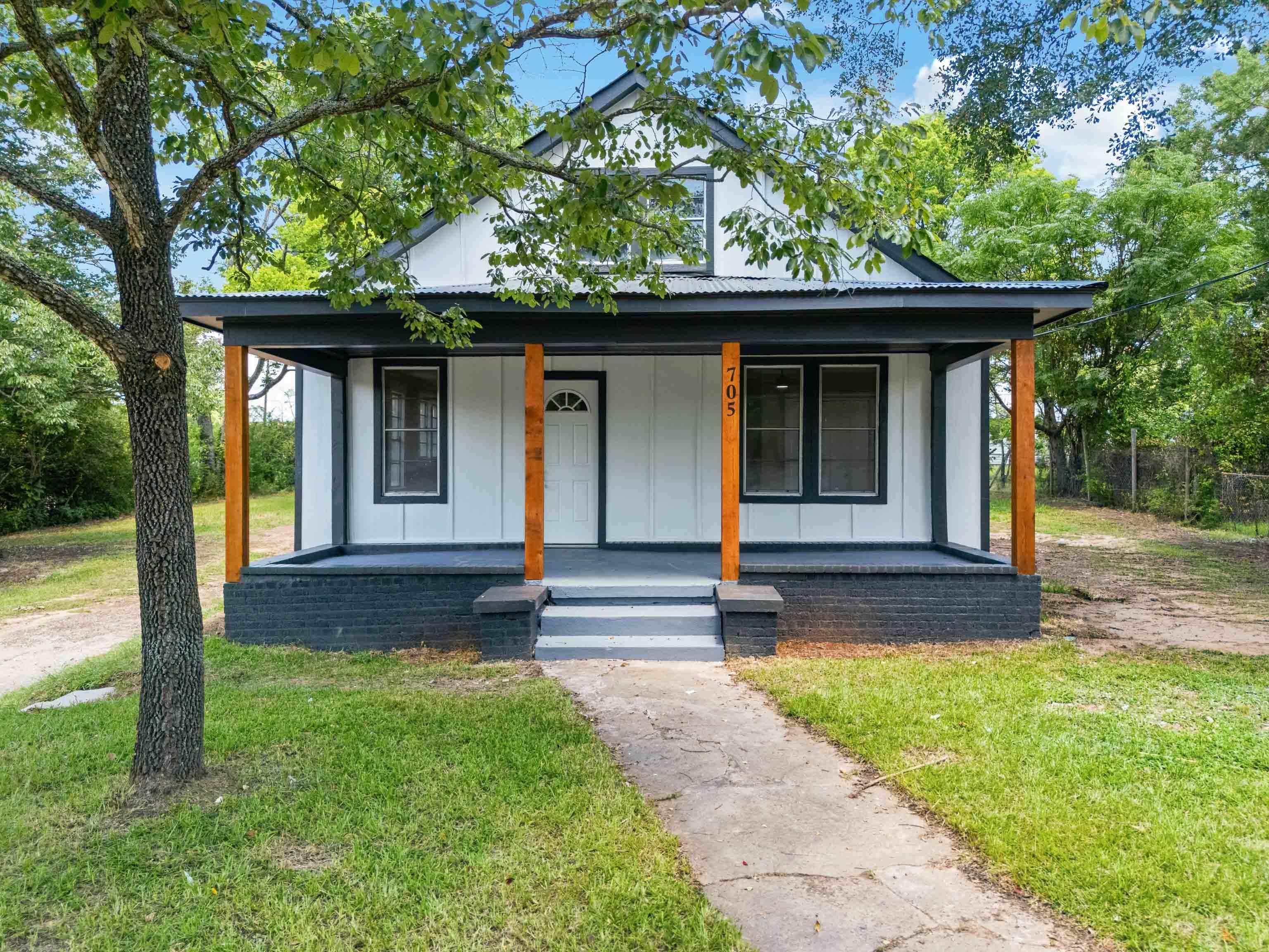 705 Nathan St. — photo