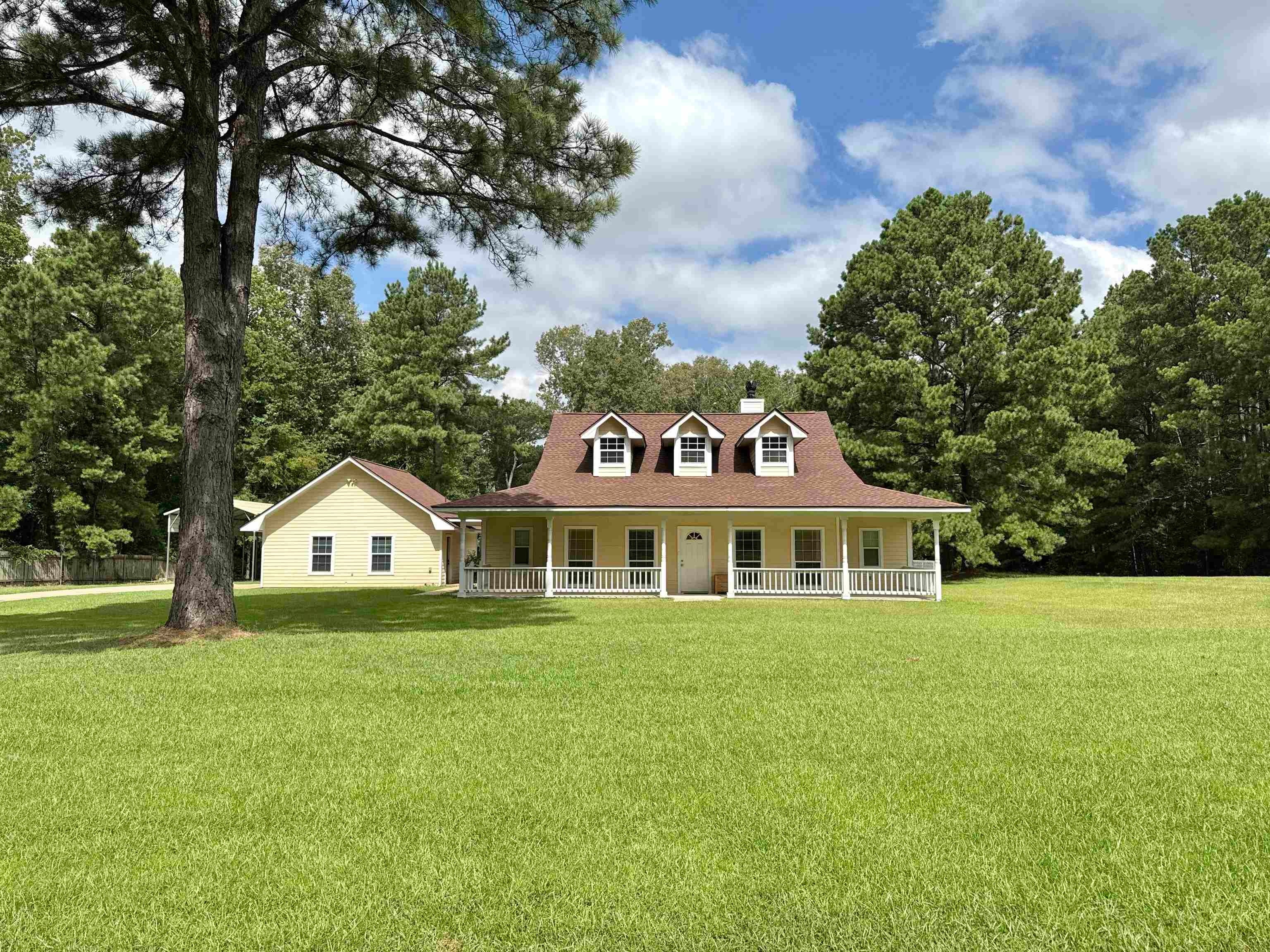 251 Oden Dr. — photo