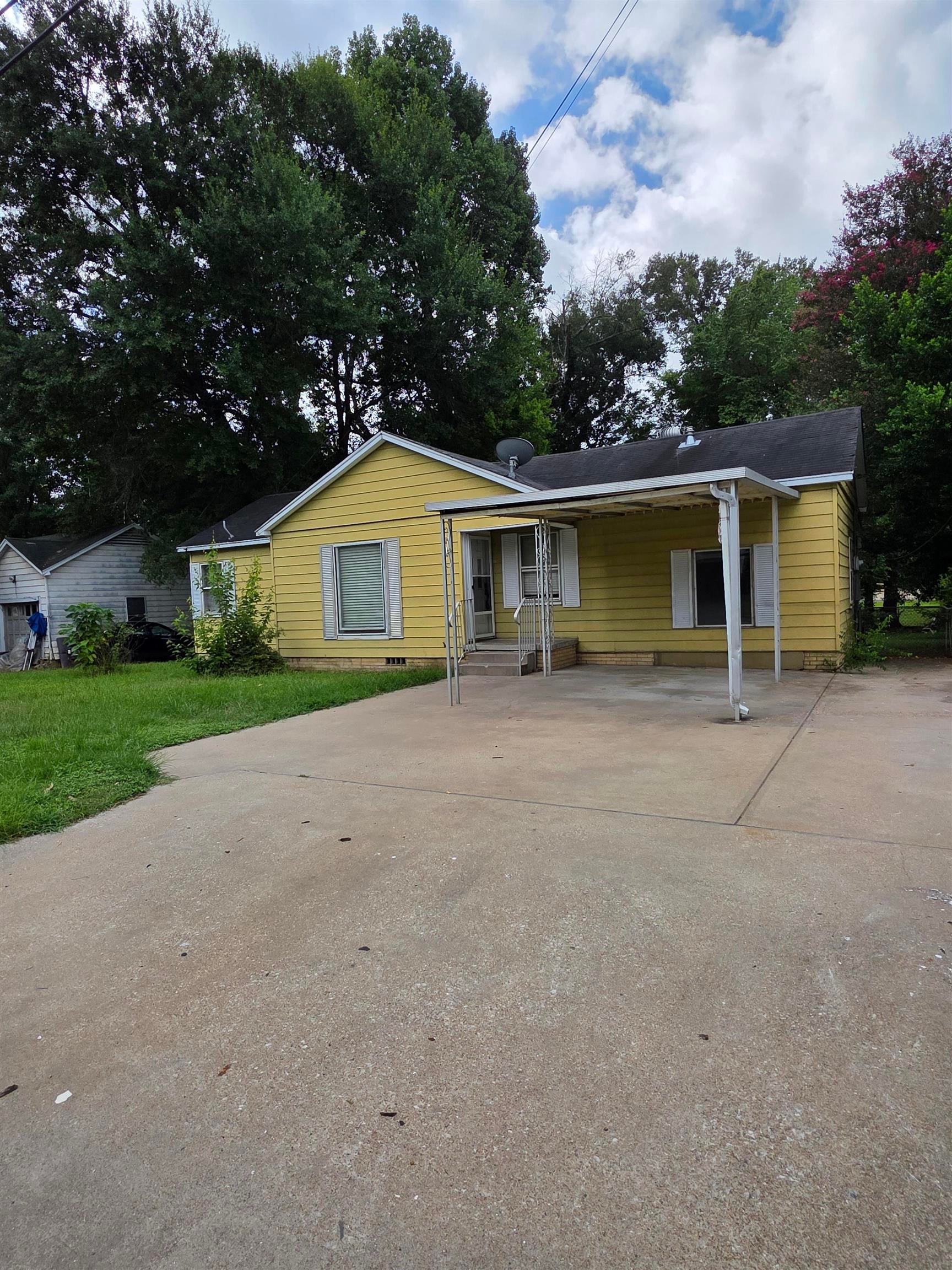 422 Diane Dr — photo