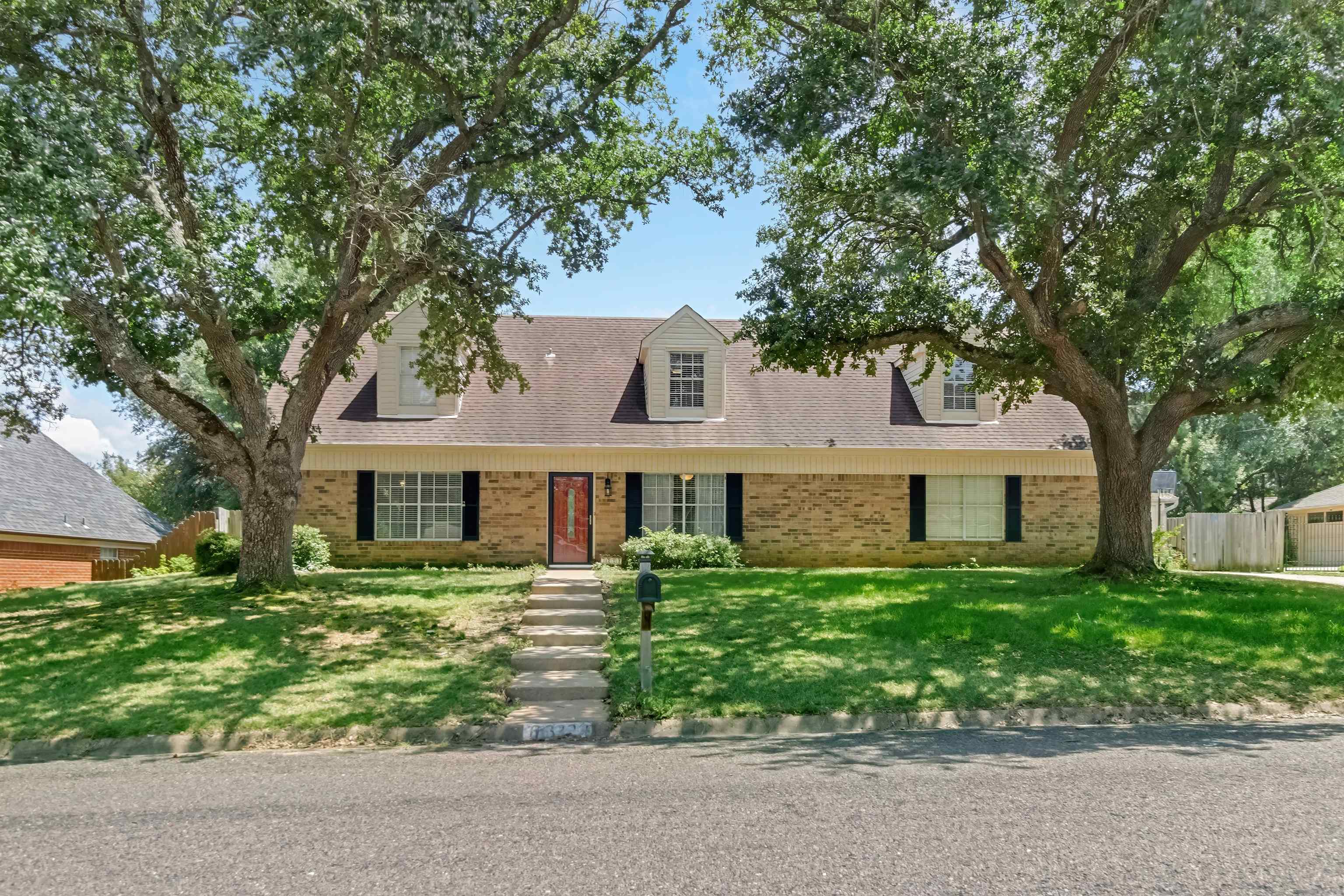 3222 Restview St. — photo