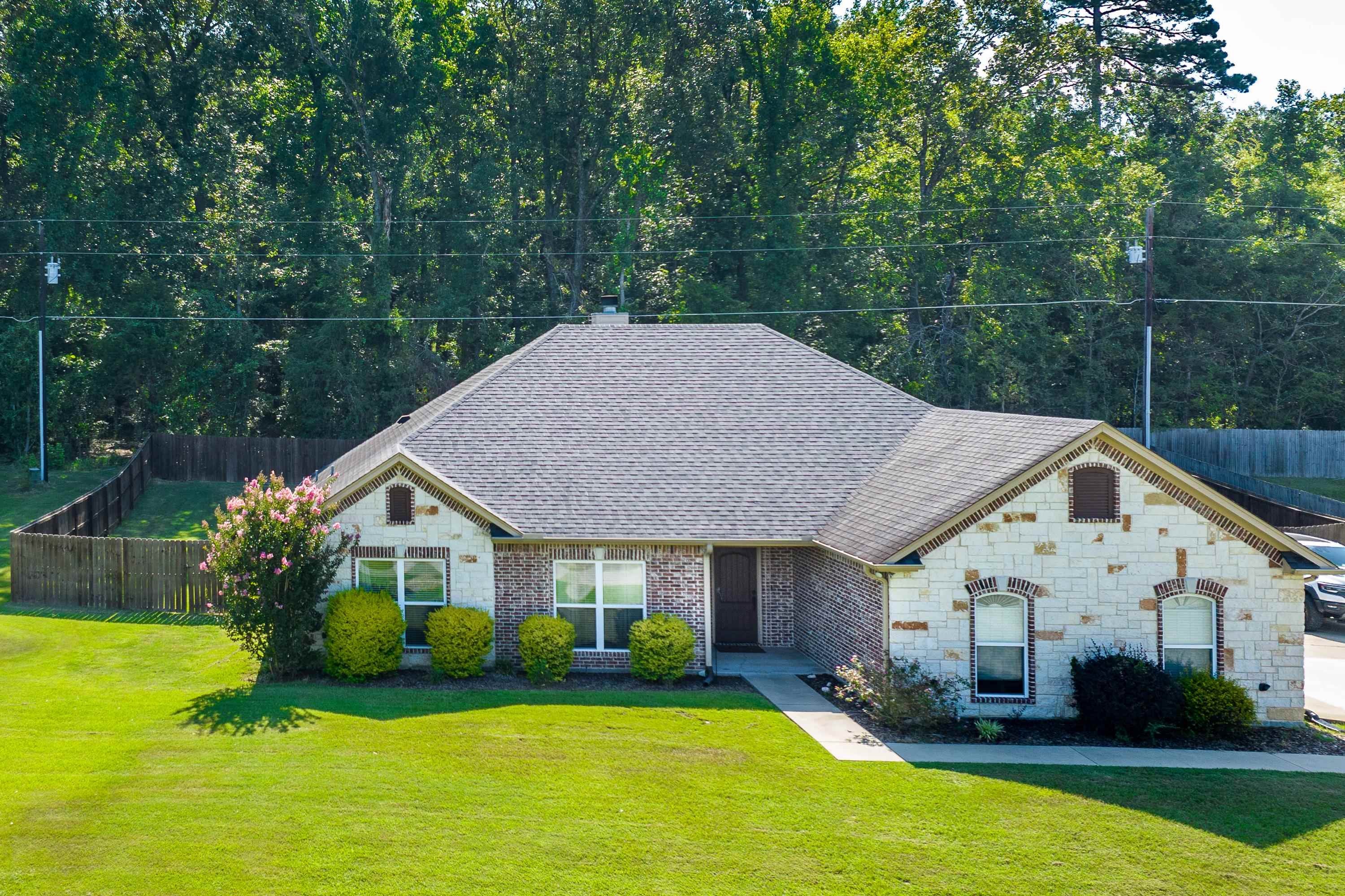 210 Towering Oaks Meadows — photo