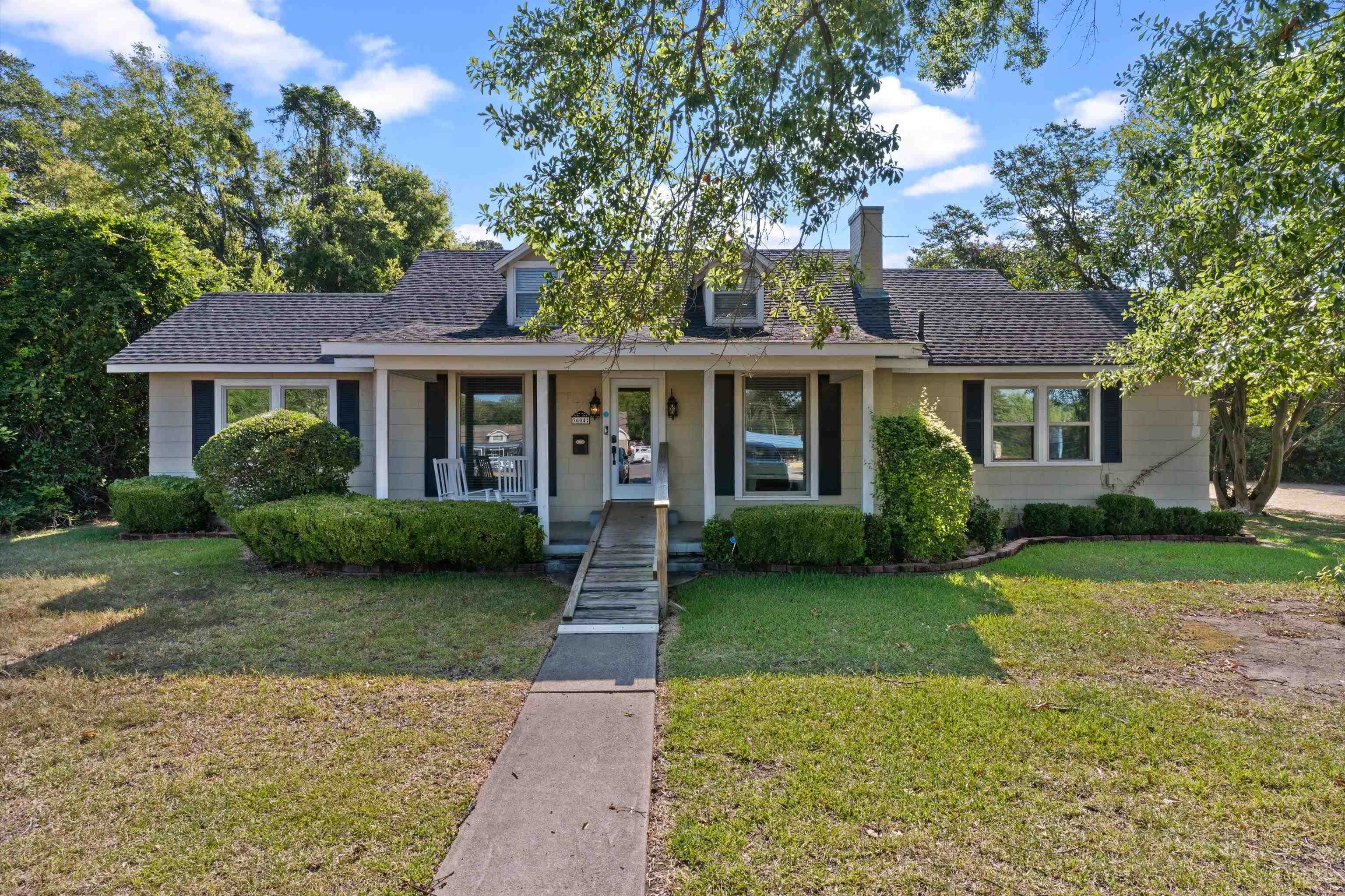 3604 Gilmer Road — photo