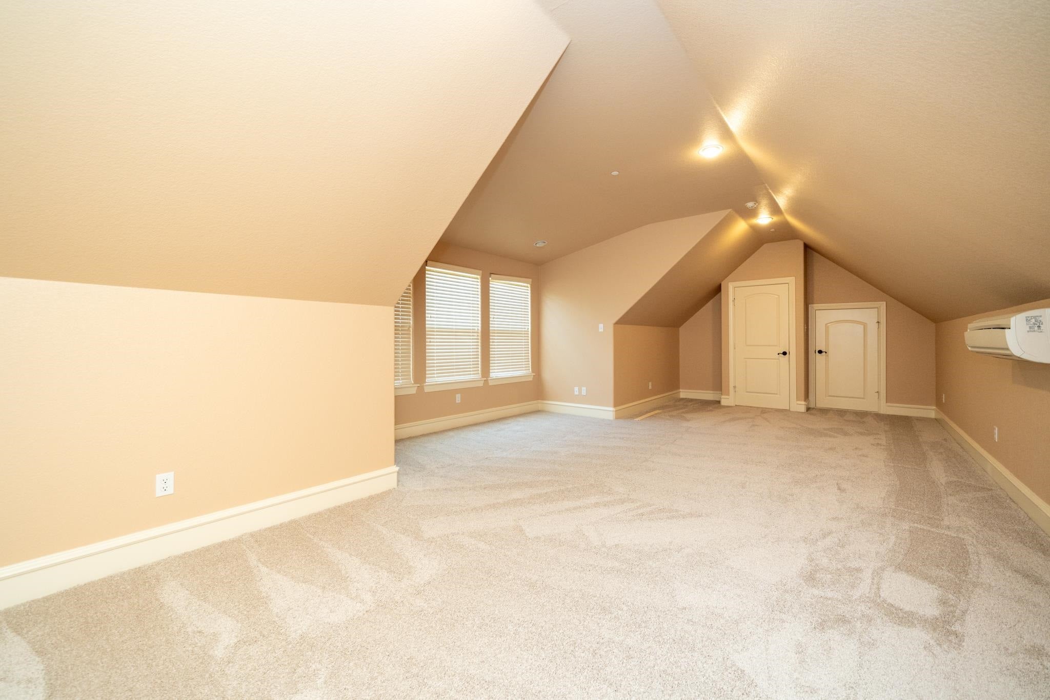 4007 Falls Creek — photo