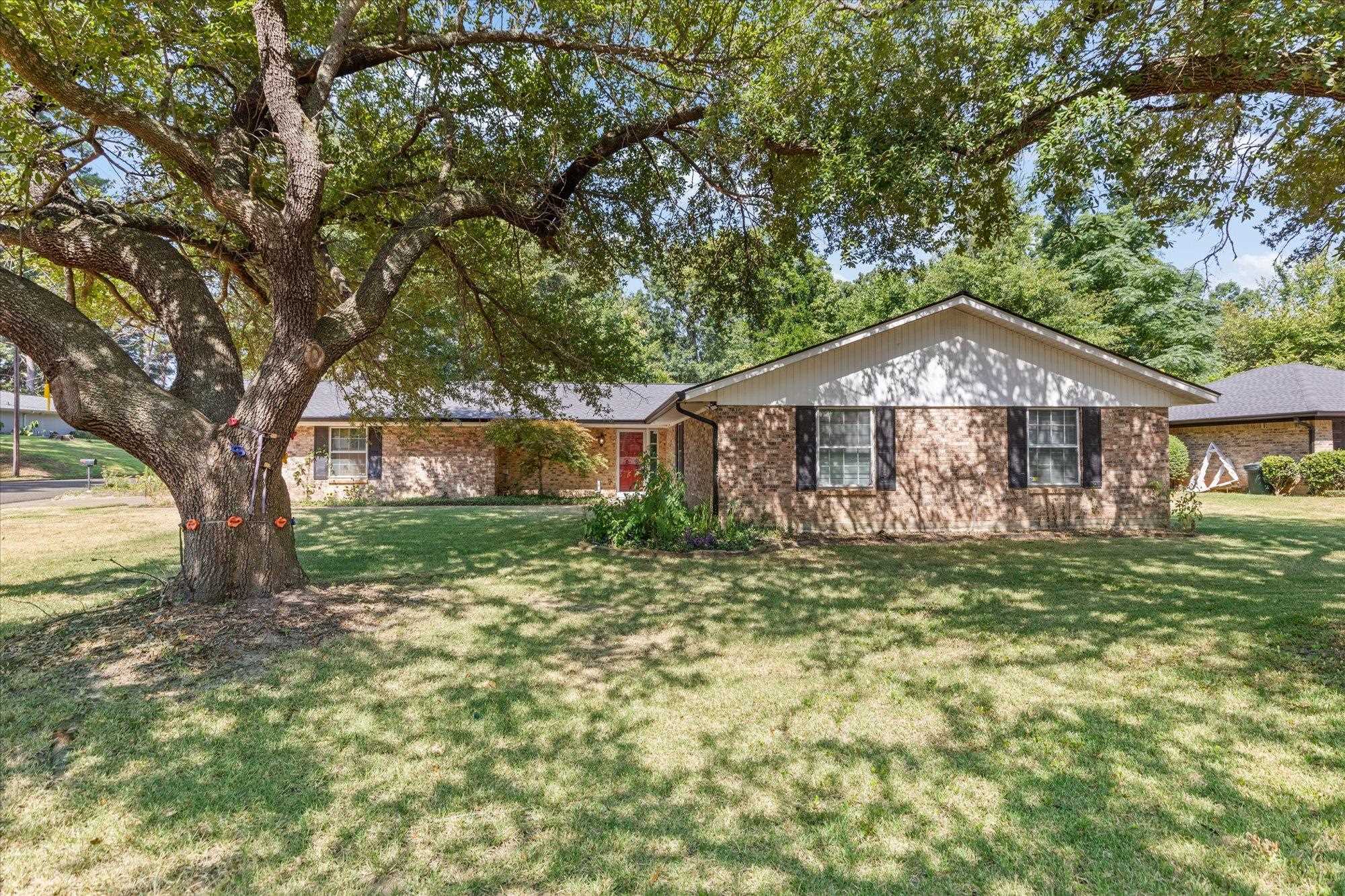 4 Amherst Cir — photo