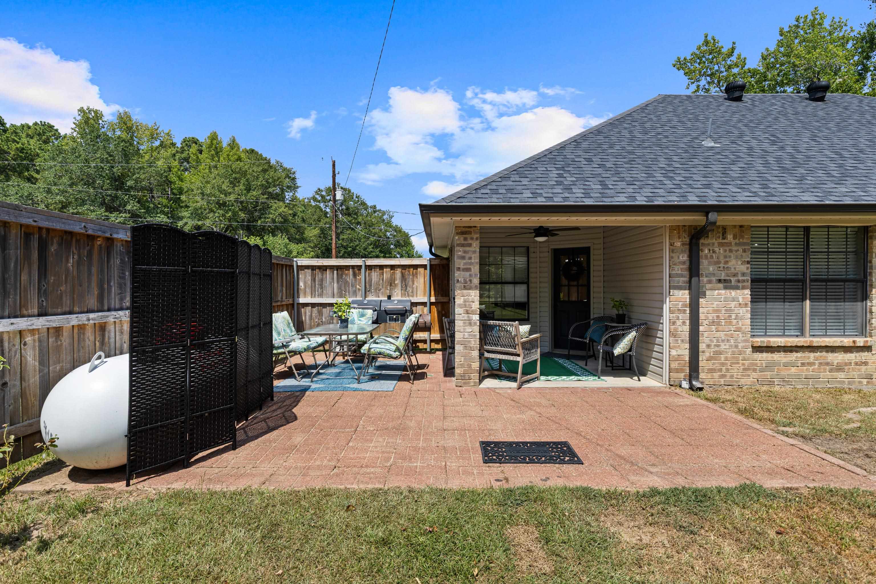 4508 Memorial Dr — photo