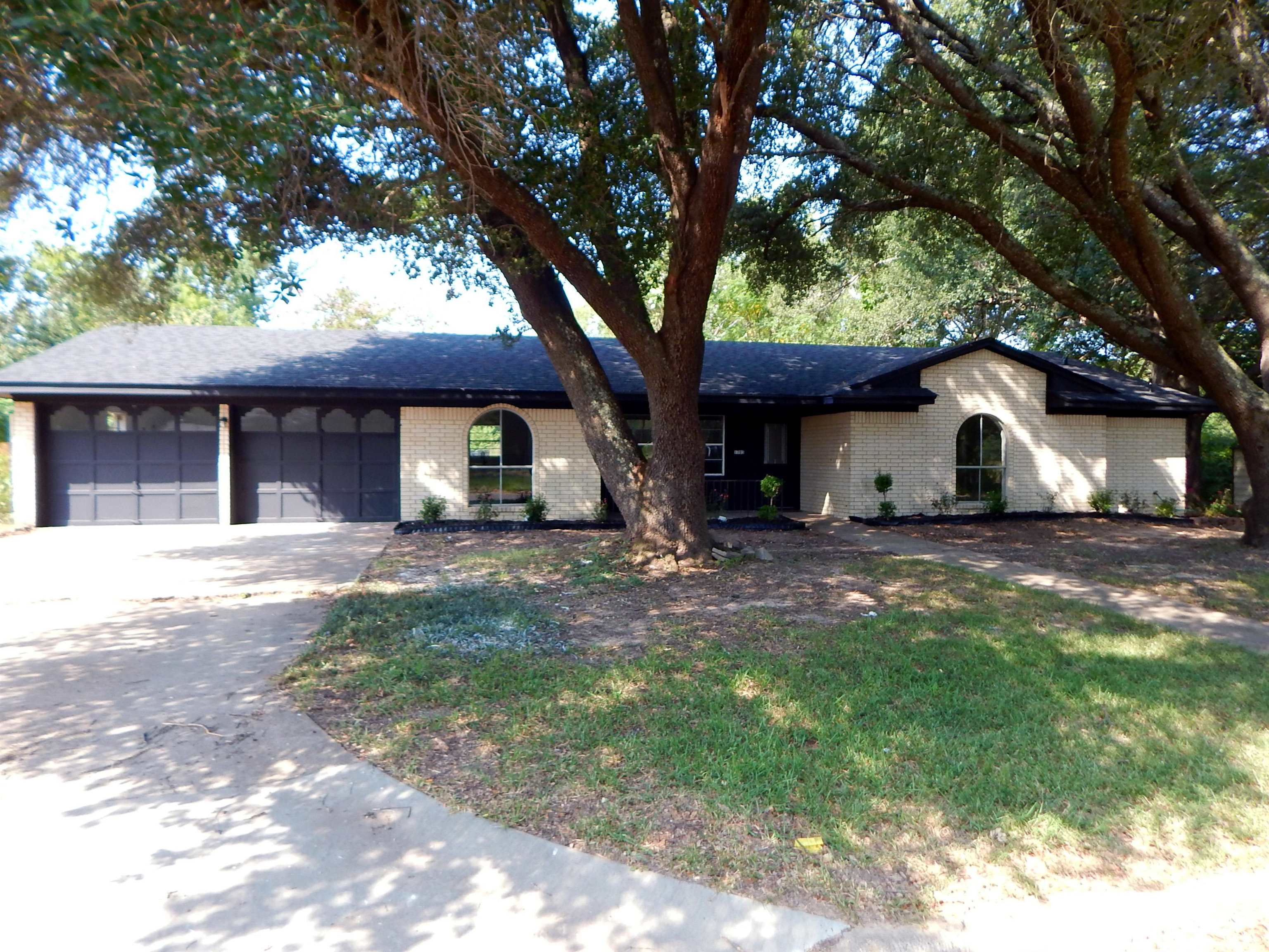 1703 Briarwood Street — photo