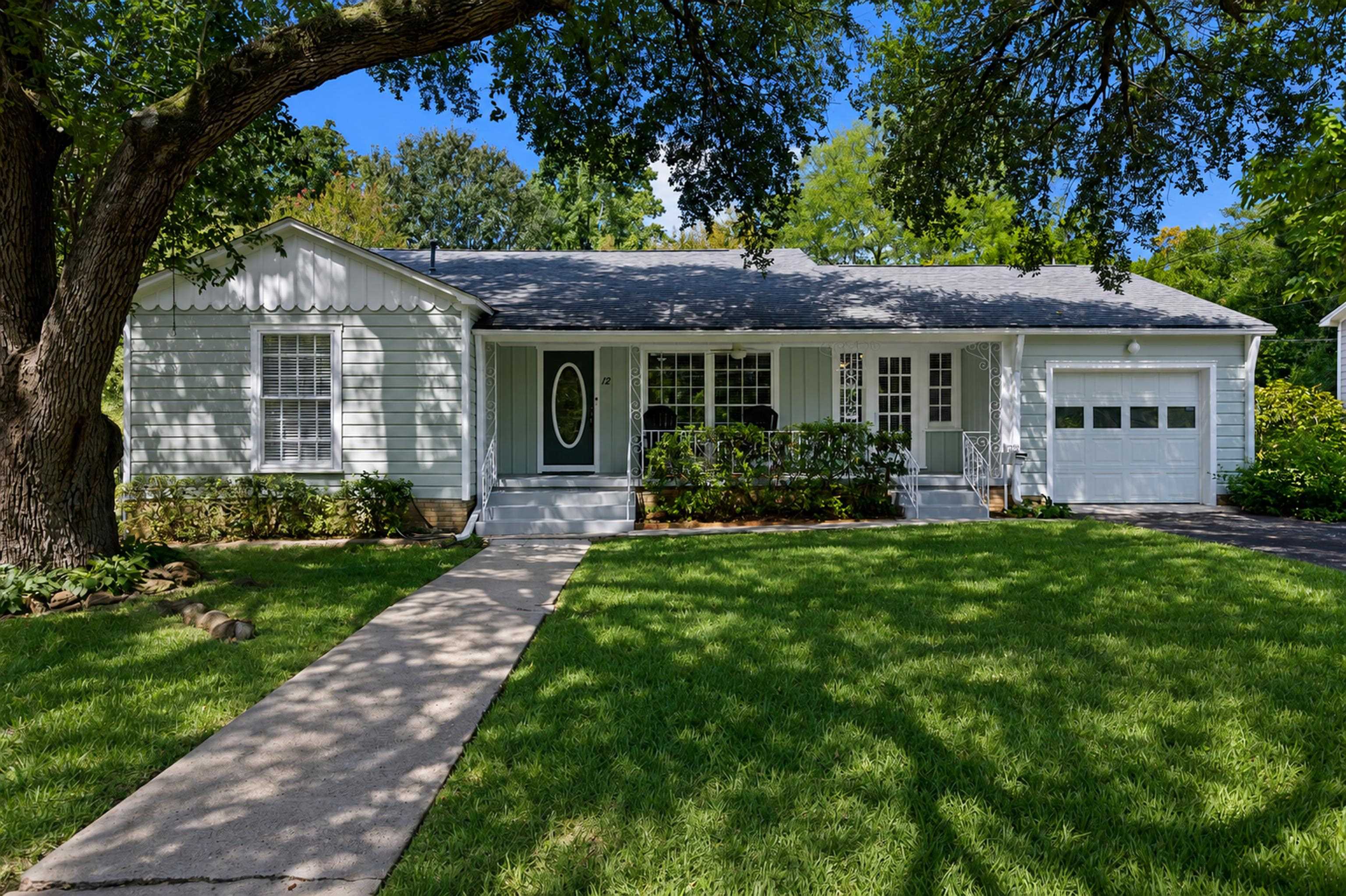 12 Rambling Road, Longview, TX 75604
