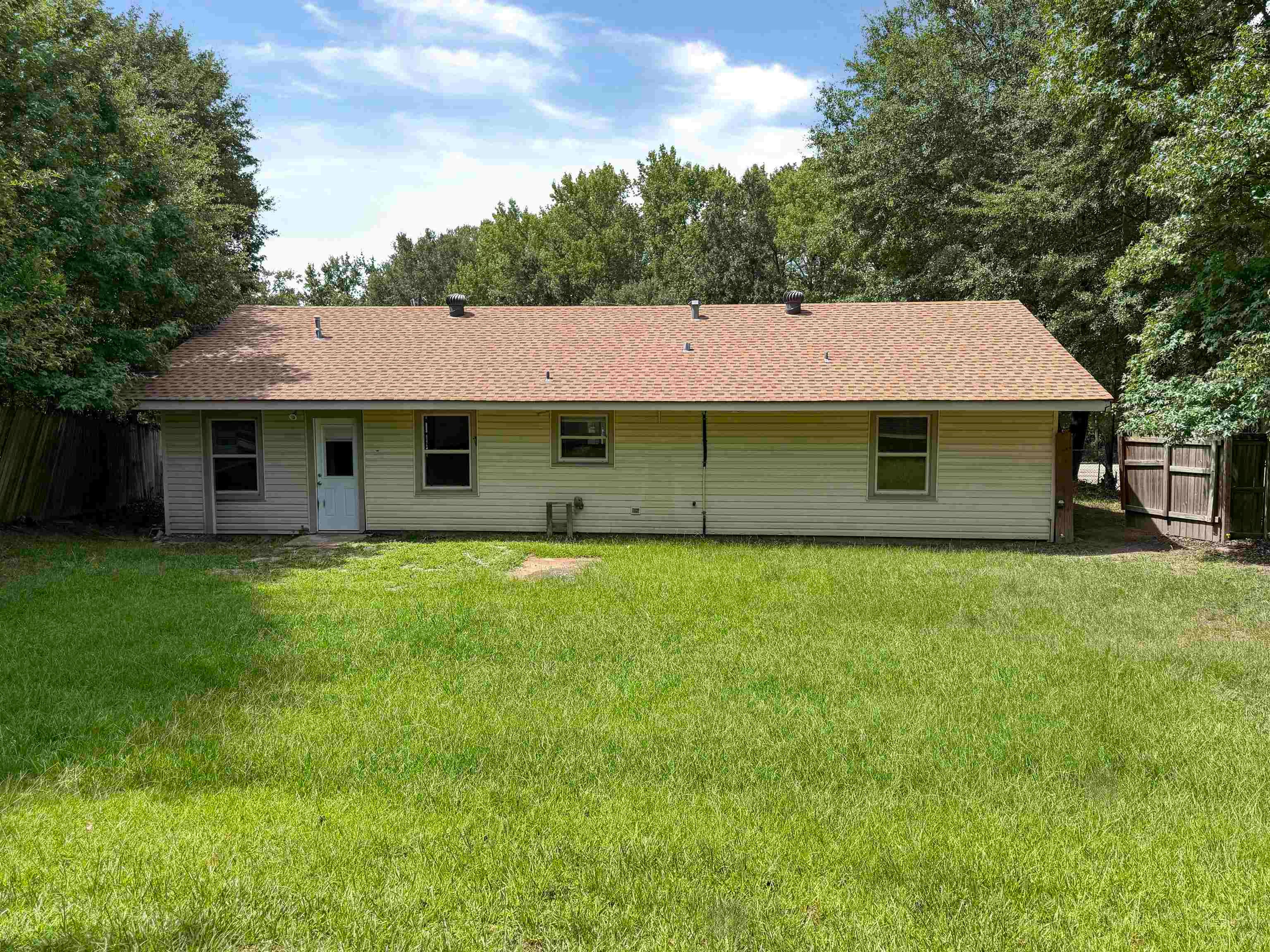 409 W Henderson St. — photo