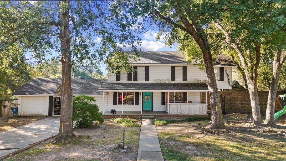 1218 Oak Drive — photo
