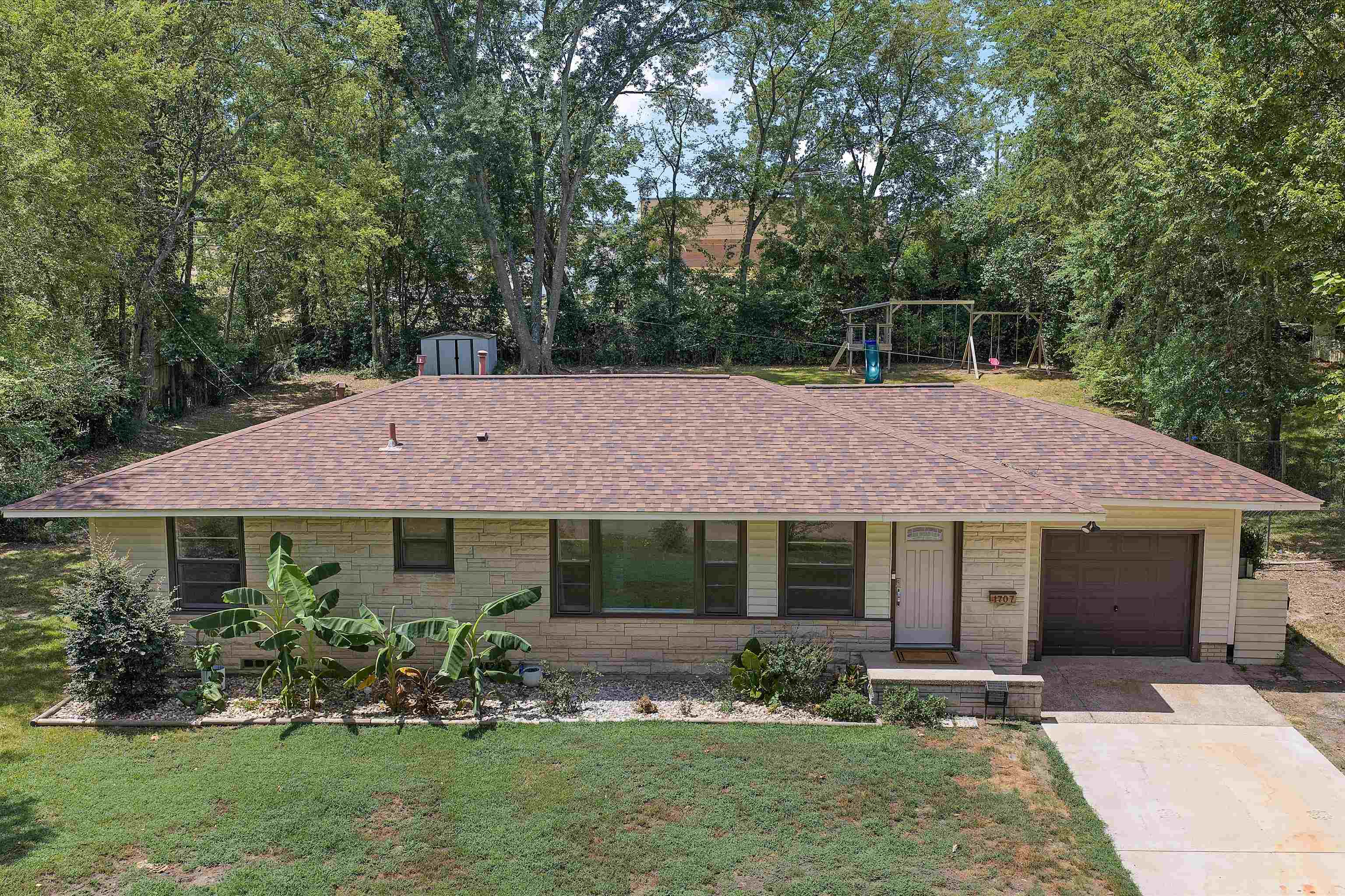 1707 Buccaneer — photo