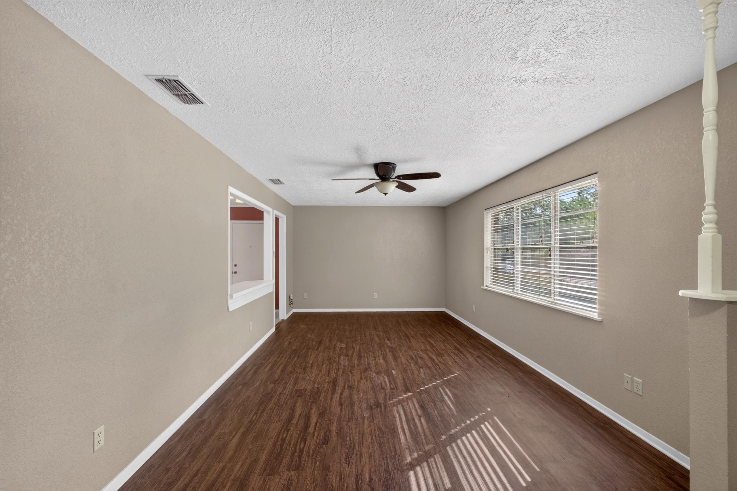 1516 Peterson Ln. — photo