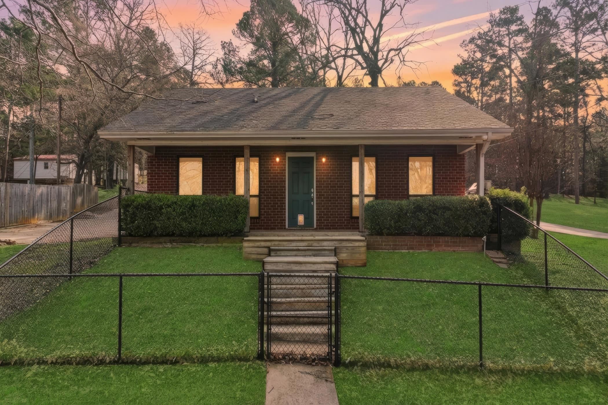 3075 E Lake Drive — photo