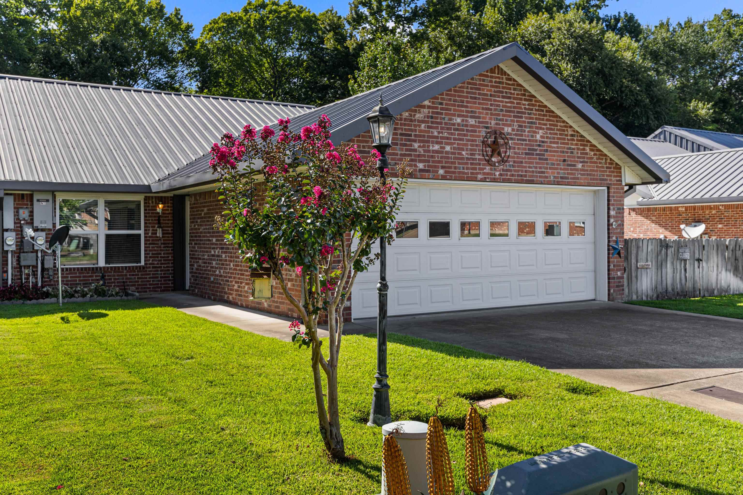 2005 Sandstone, Longview, TX 75605 — photo 2
