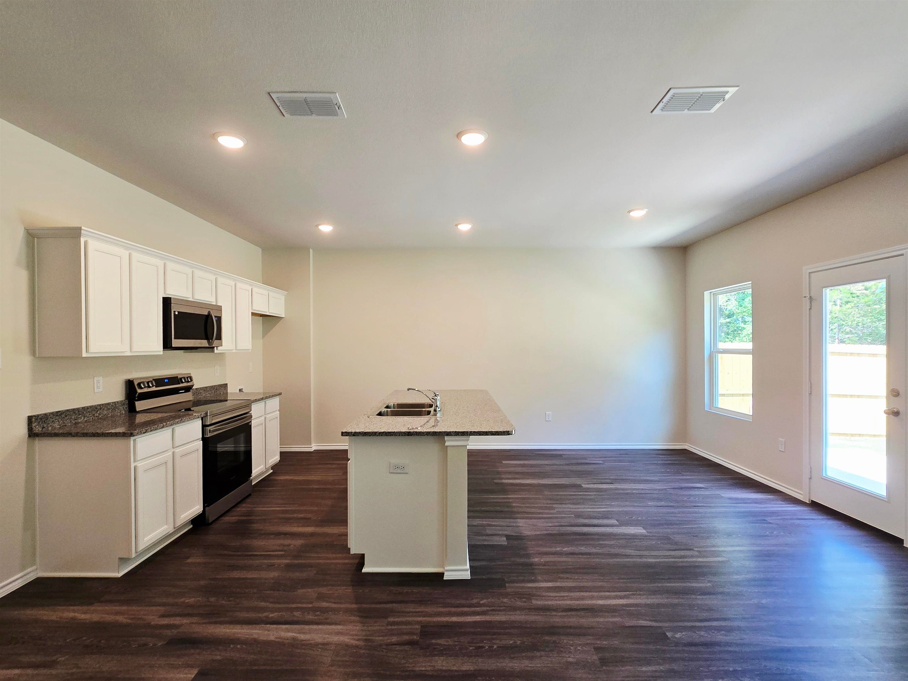 2707 Southern Oaks Drive — photo