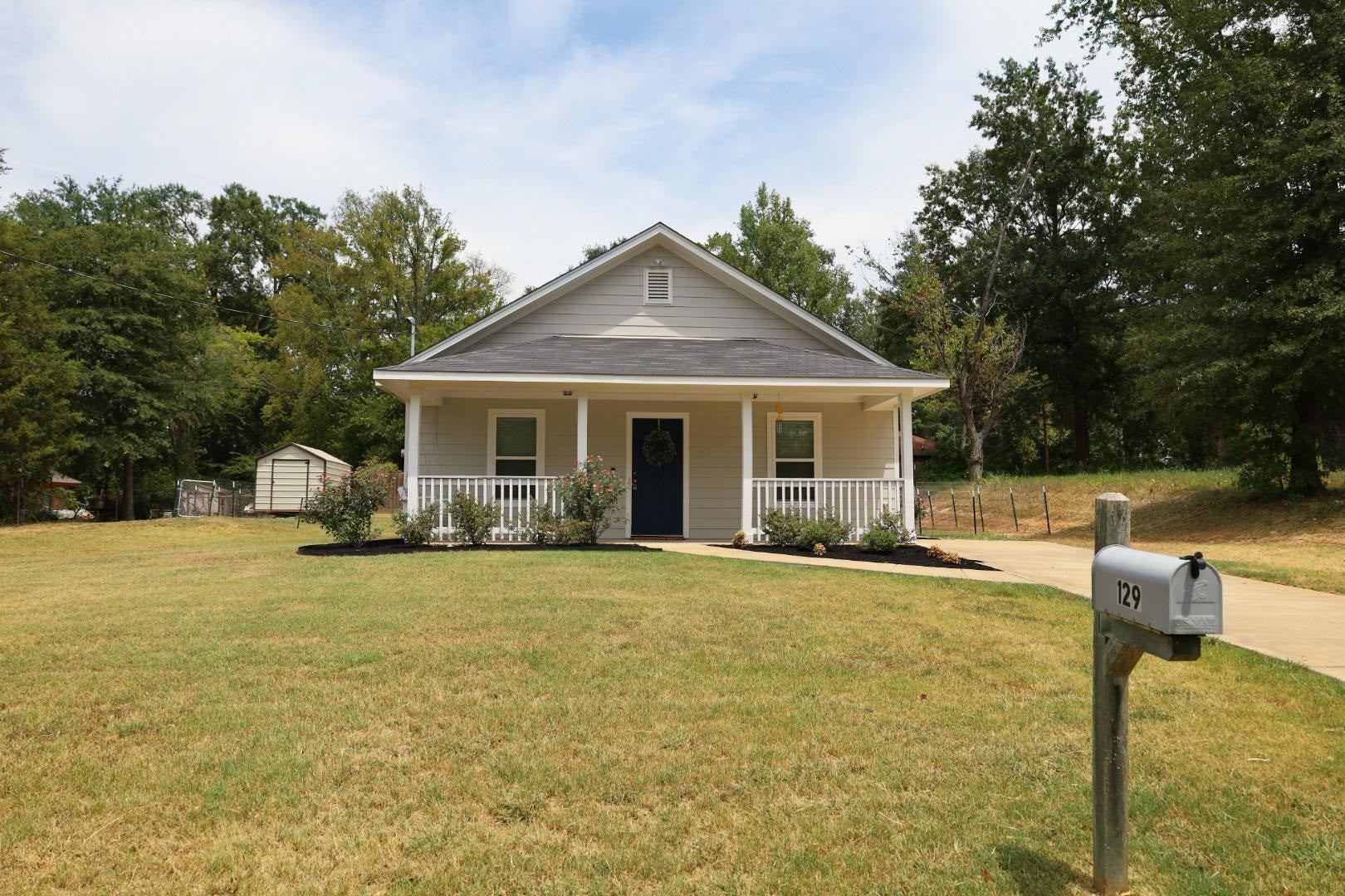 129 Dr Mlk Jr Dr. — photo