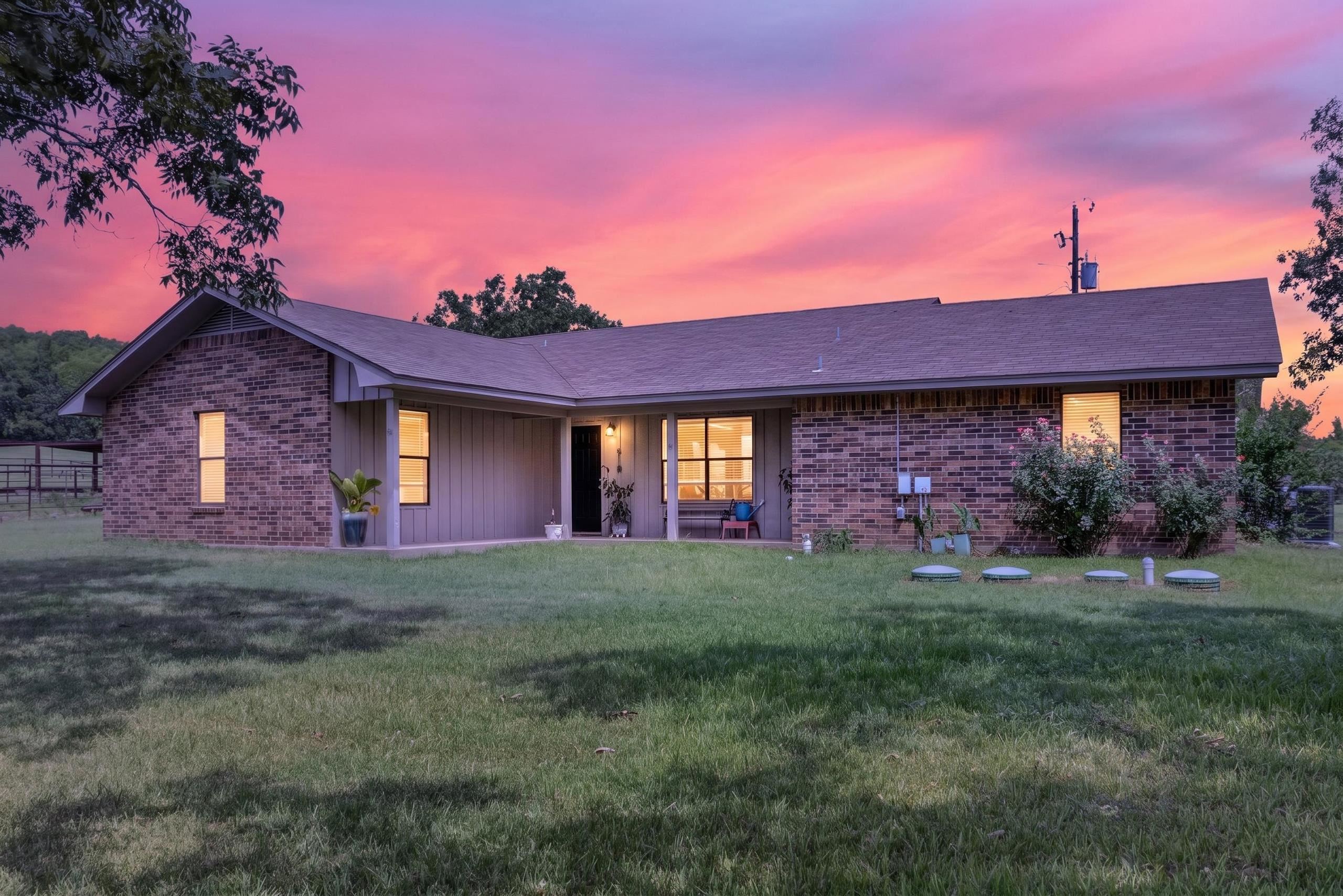 6834 FM 1795 — photo