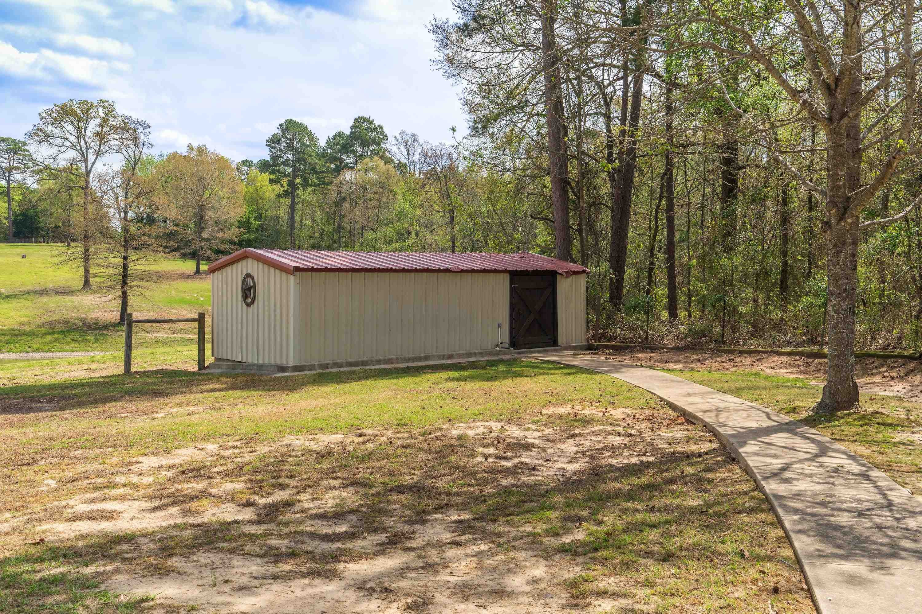 10449 Sheep Rd — photo