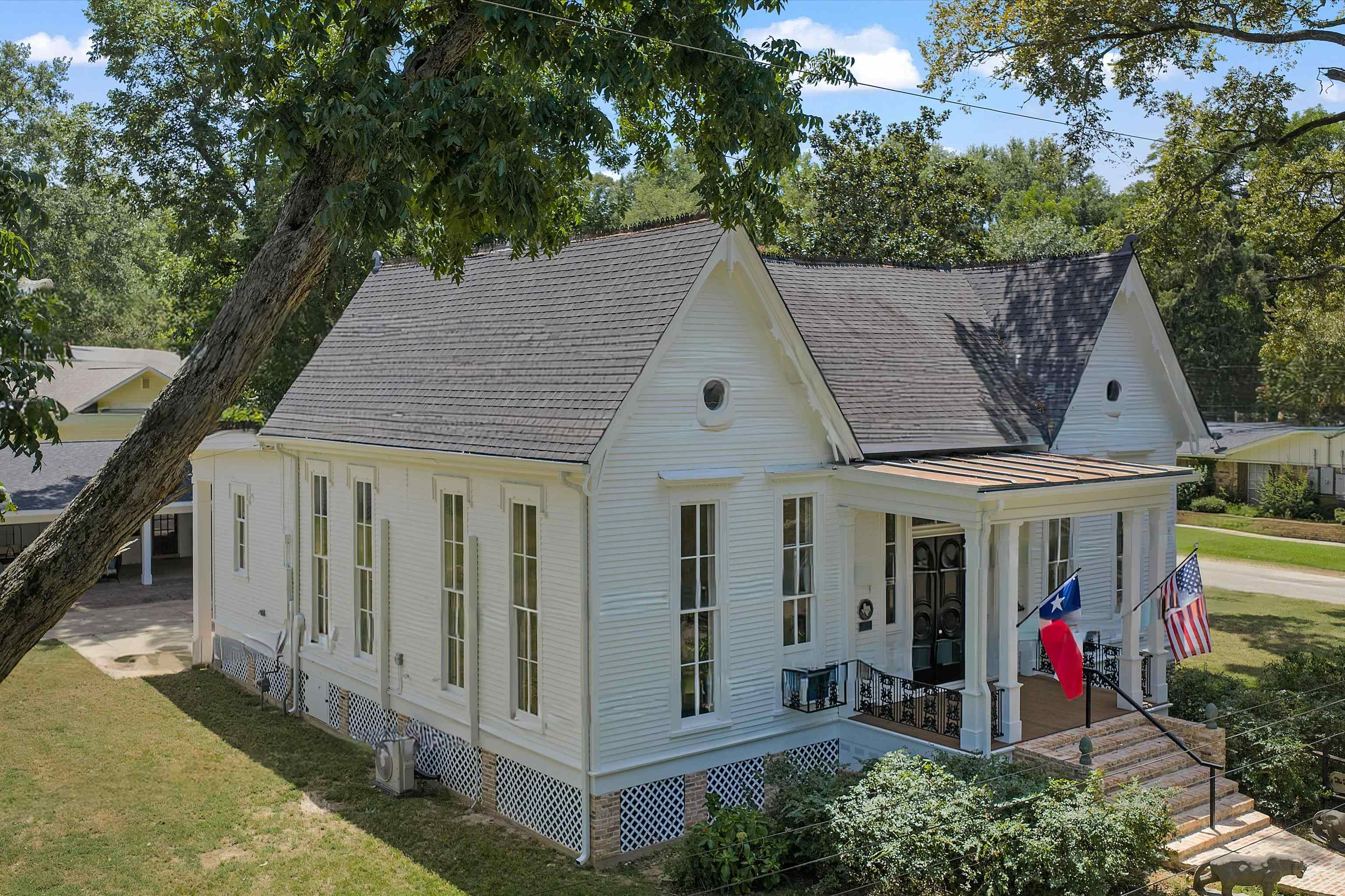 502 E Walker, Jefferson, TX 75657 — photo 3