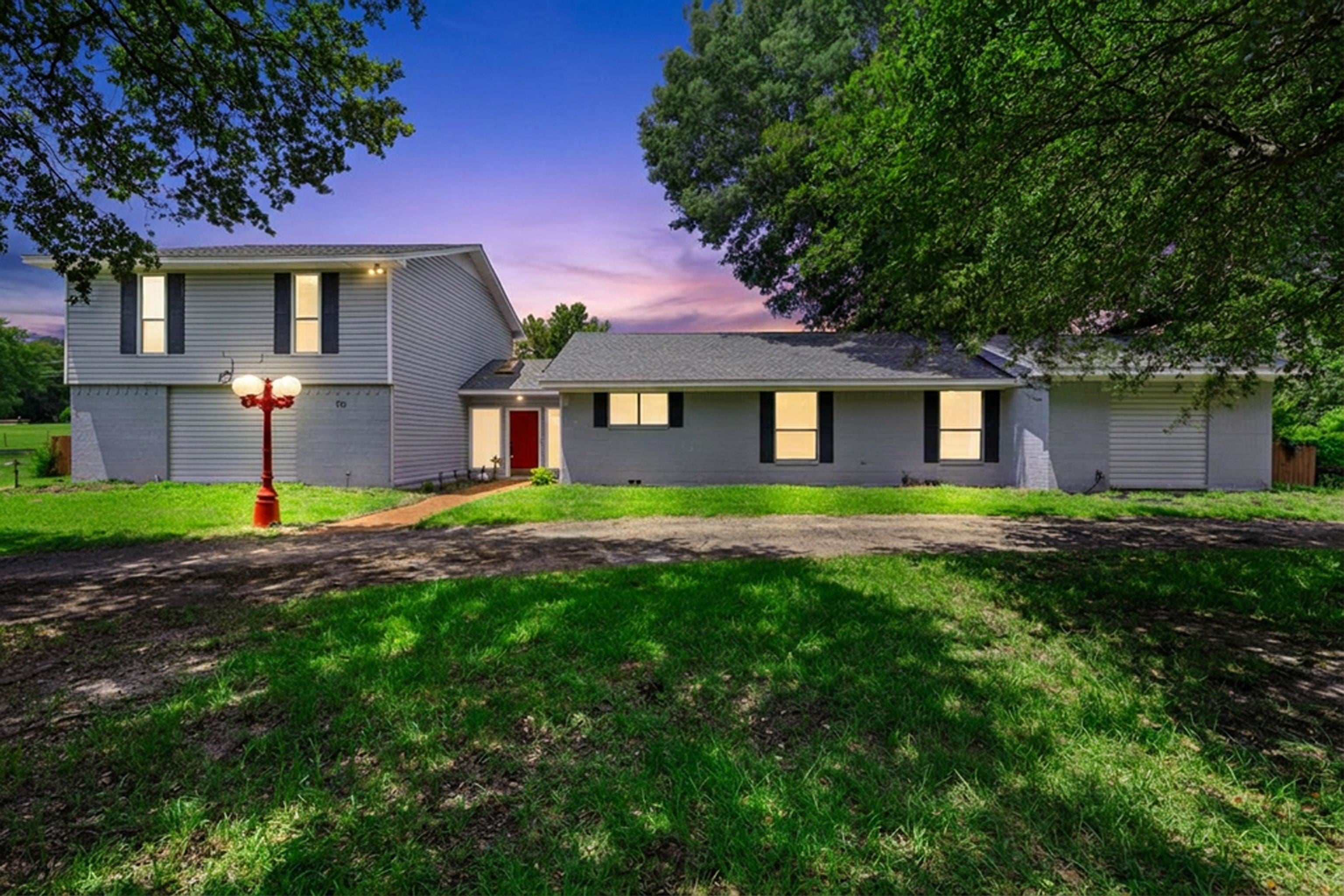 710 W Country Club Rd. — photo