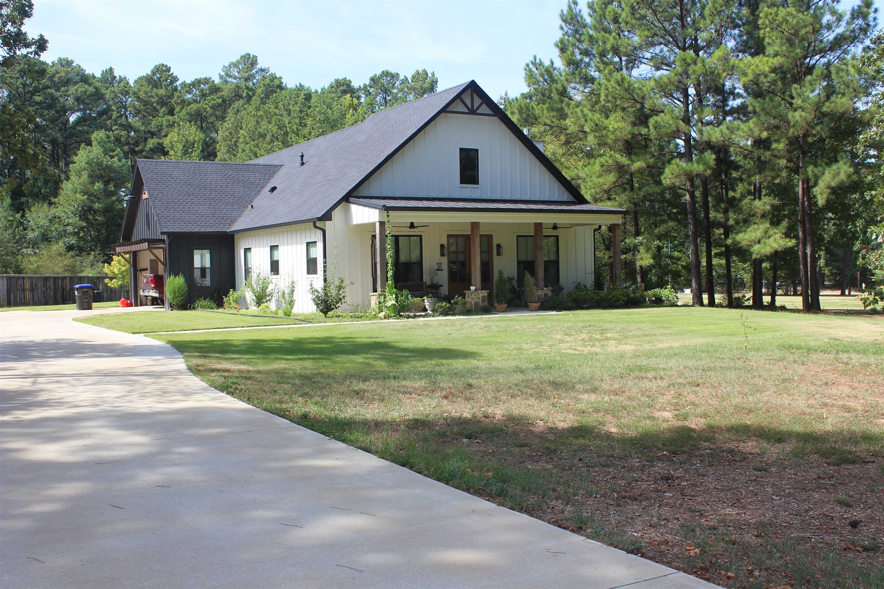 1912 George Richey Rd — photo