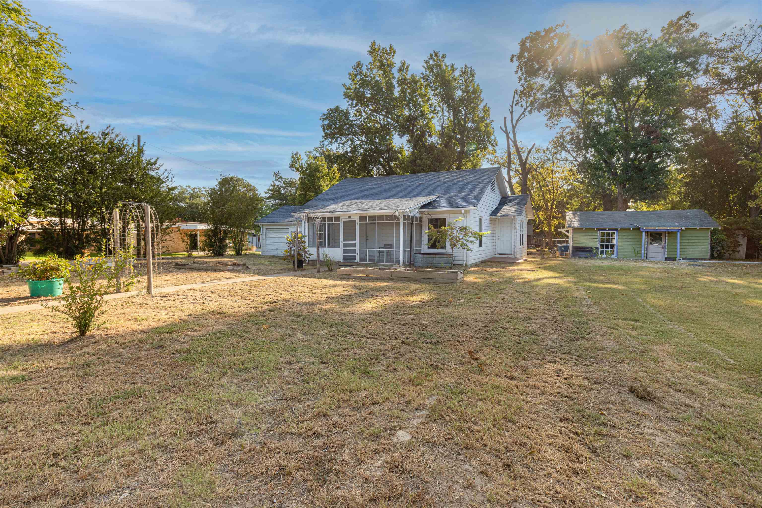 209 S Oak, Van, TX 75790 — photo 2
