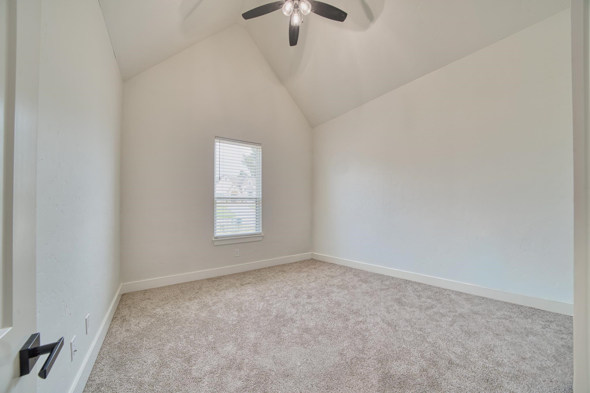 3917 Hidden Hills Cr — photo