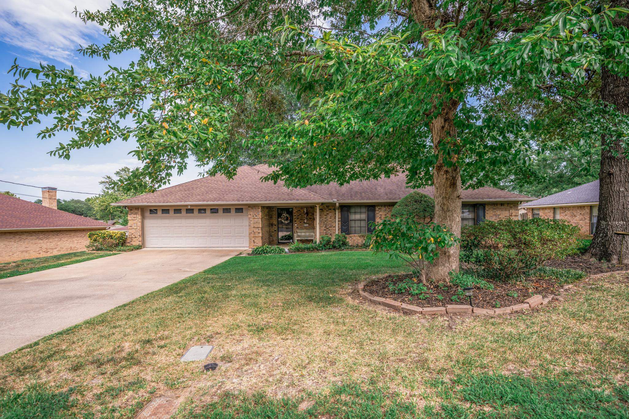 2904 Crossroads Dr. — photo