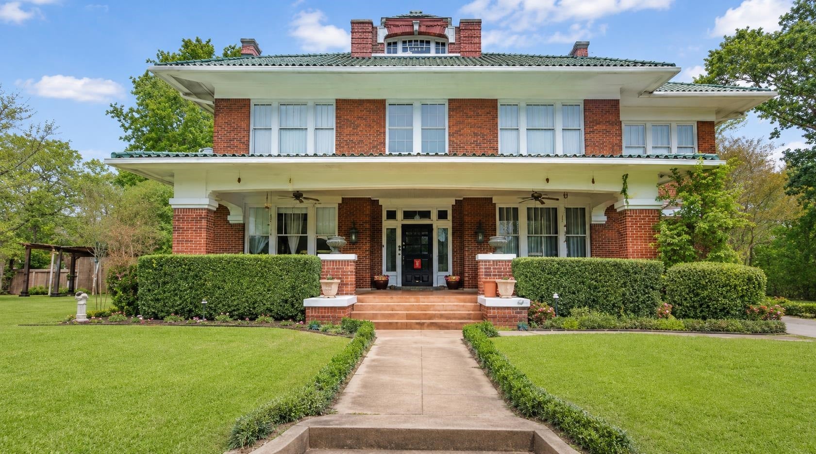 703 W Rusk — photo
