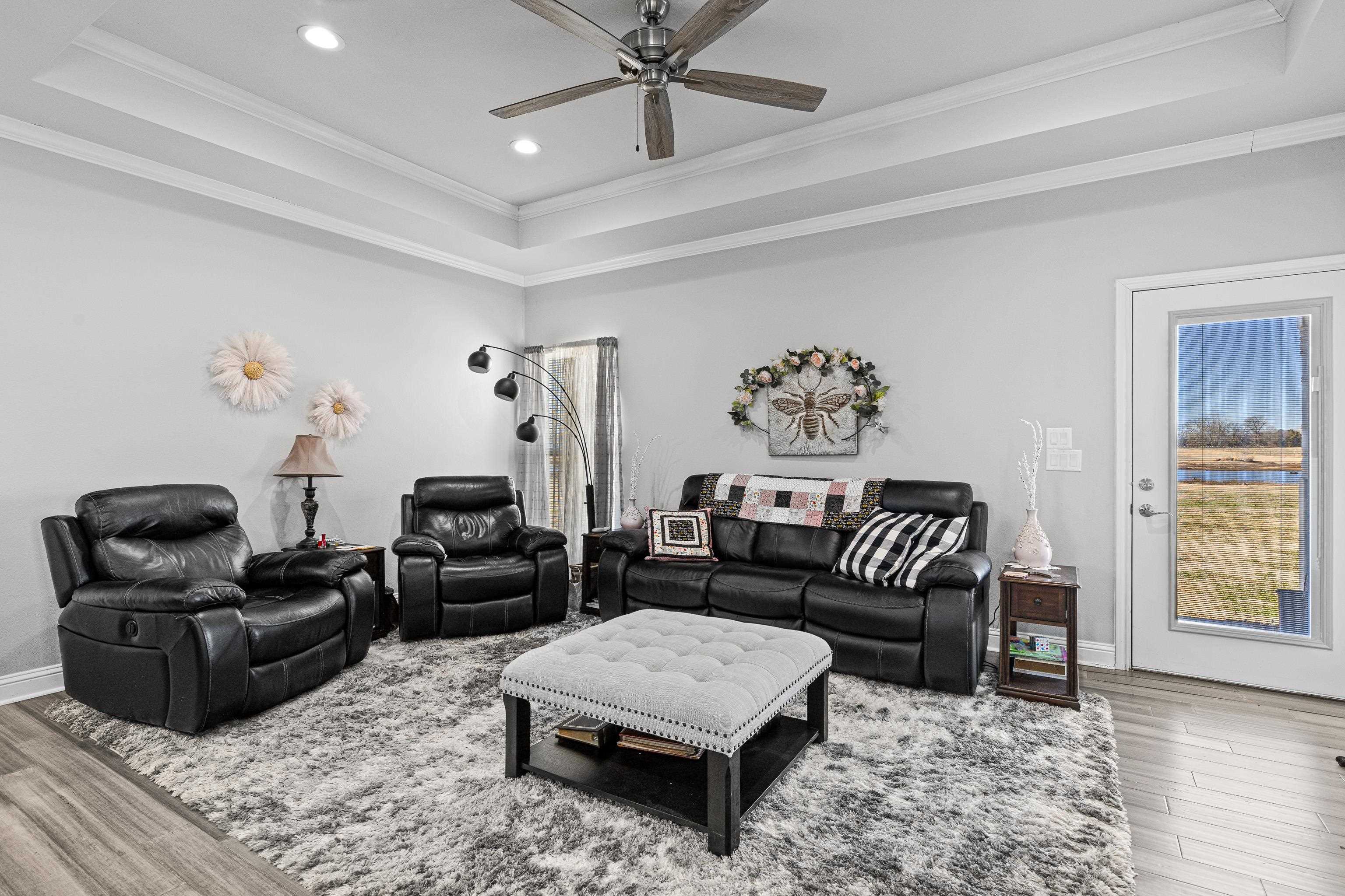 349 CR 3104 — photo