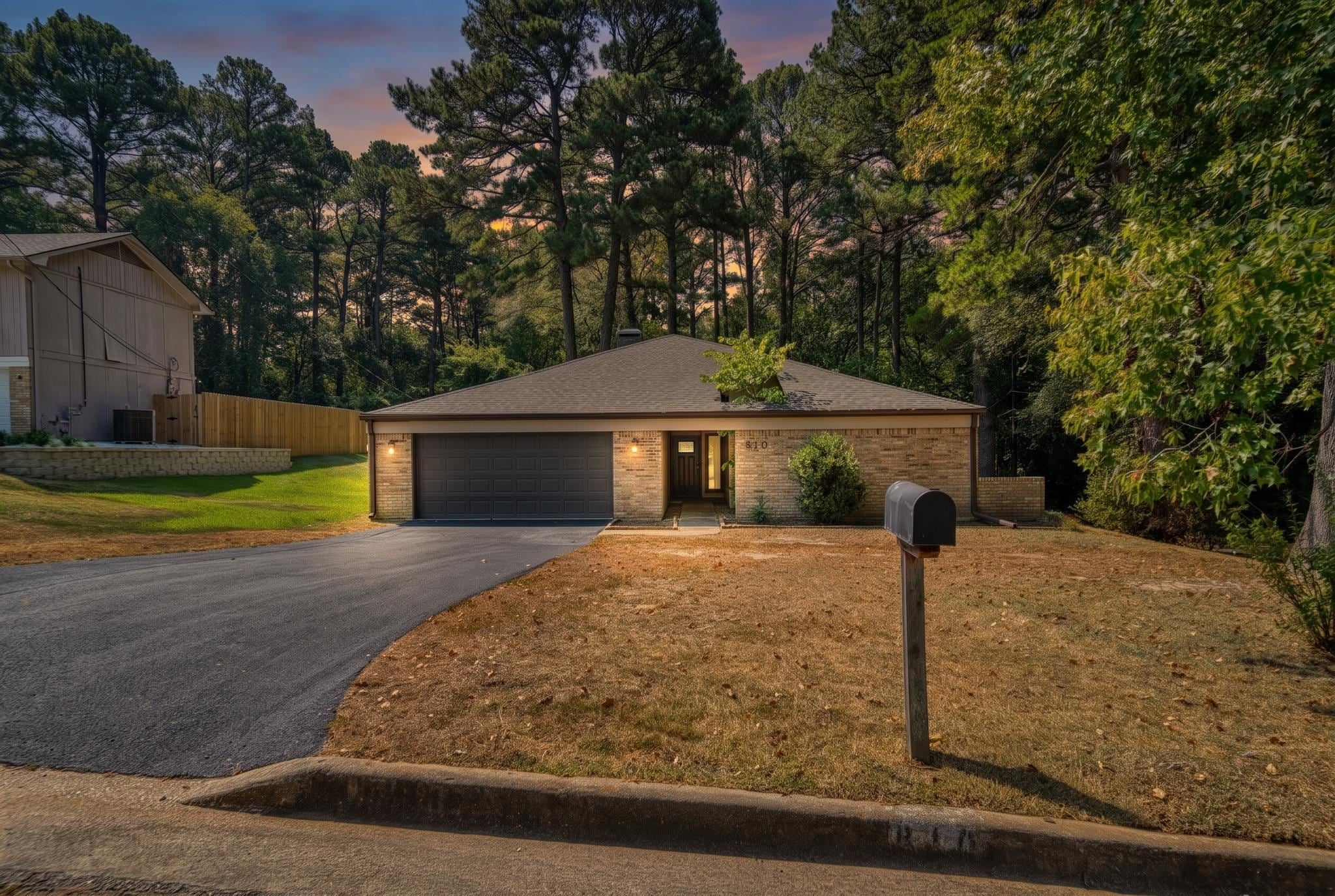 810 Redbud Lane — photo