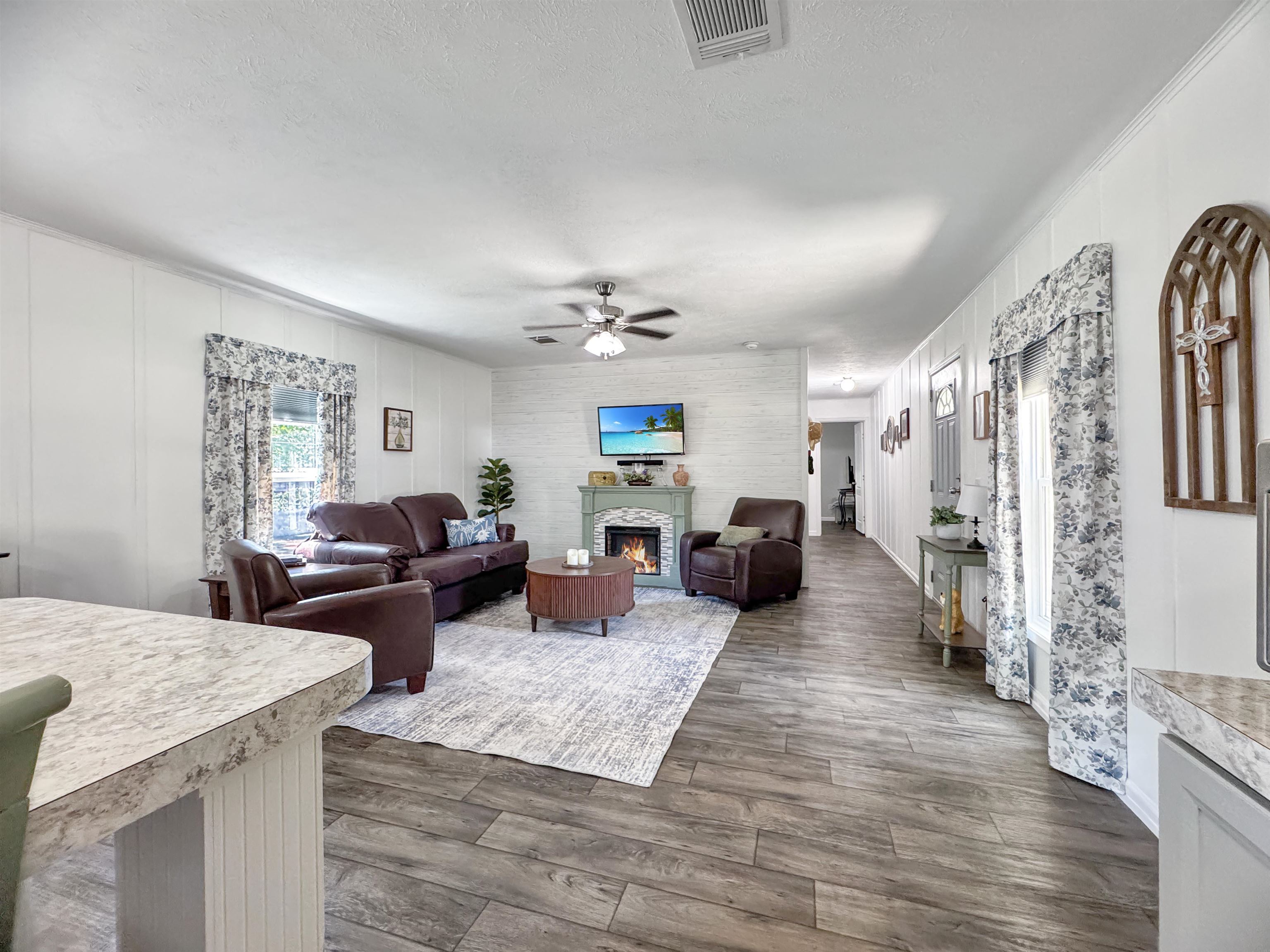 116 E Ave G, Hooks, TX 75561 — photo 3