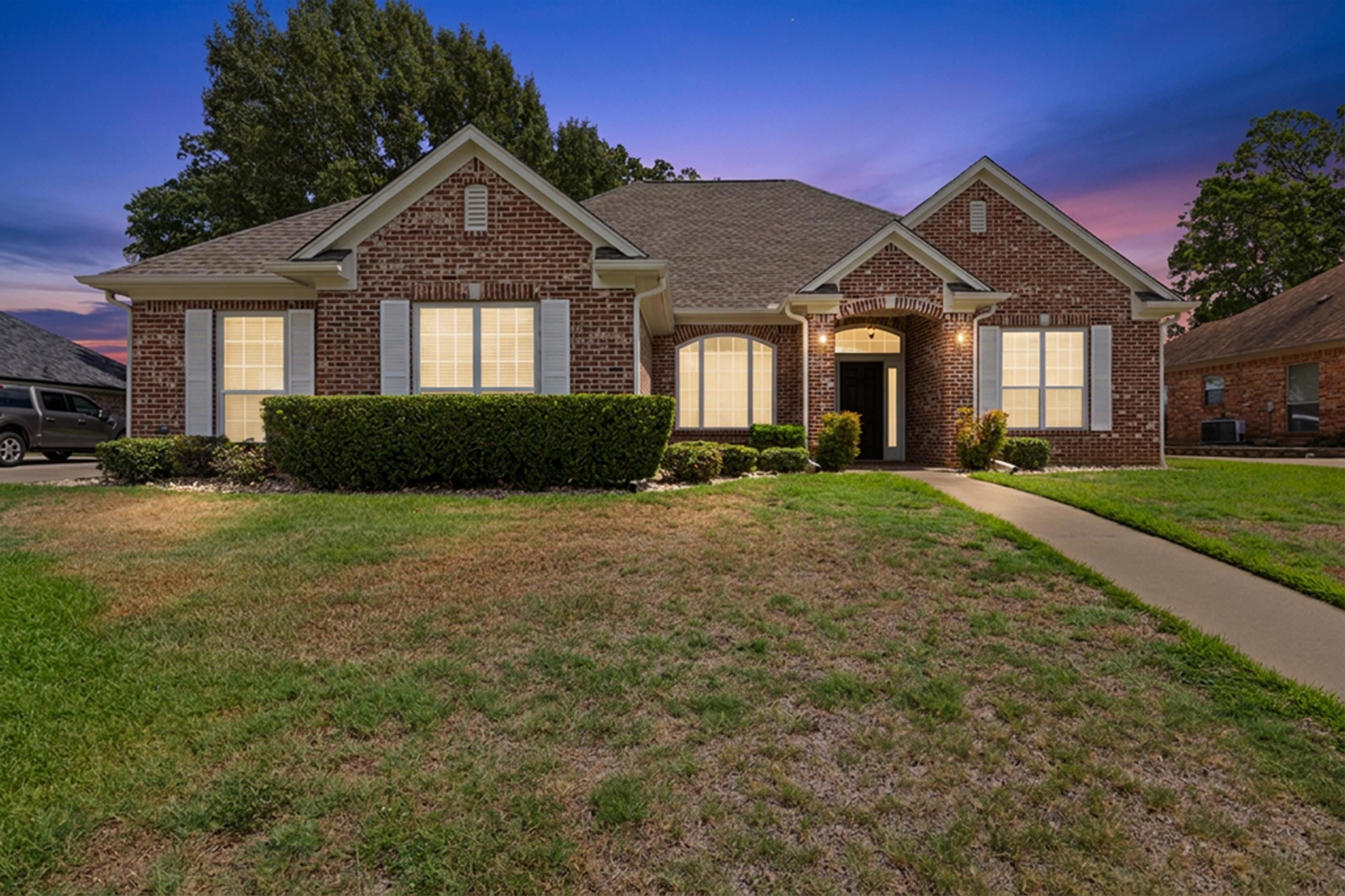 3302 St. (Saint) Andrews Dr — photo