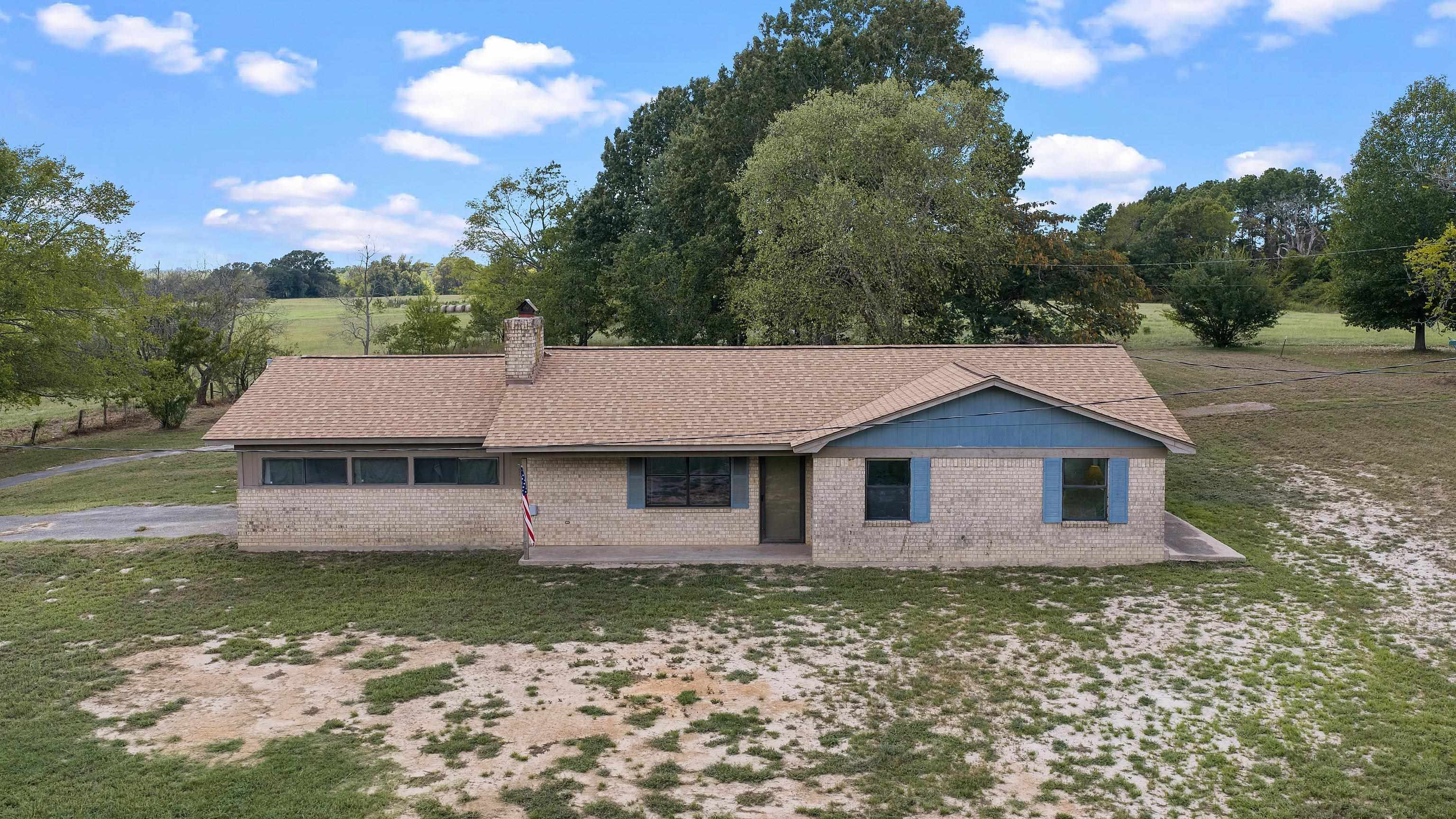 4045 FM 2276 — photo
