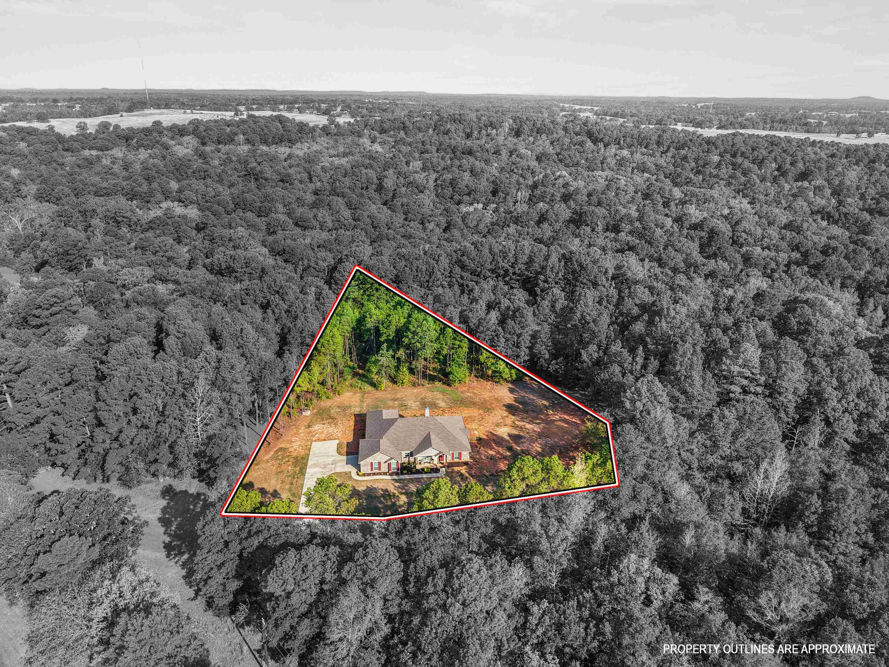 525 Lake Gladewater Rd — photo