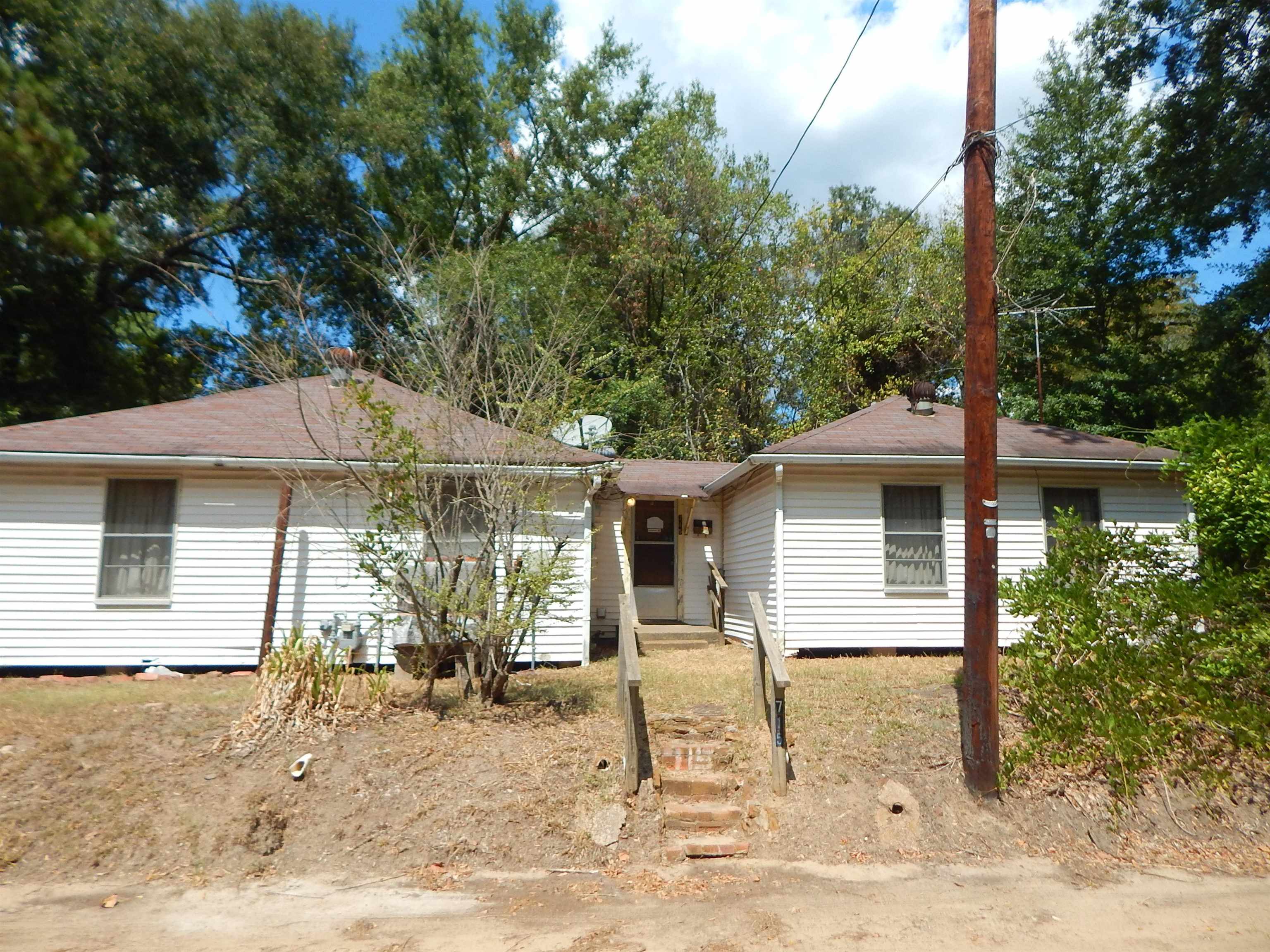 715 Clark St. — photo