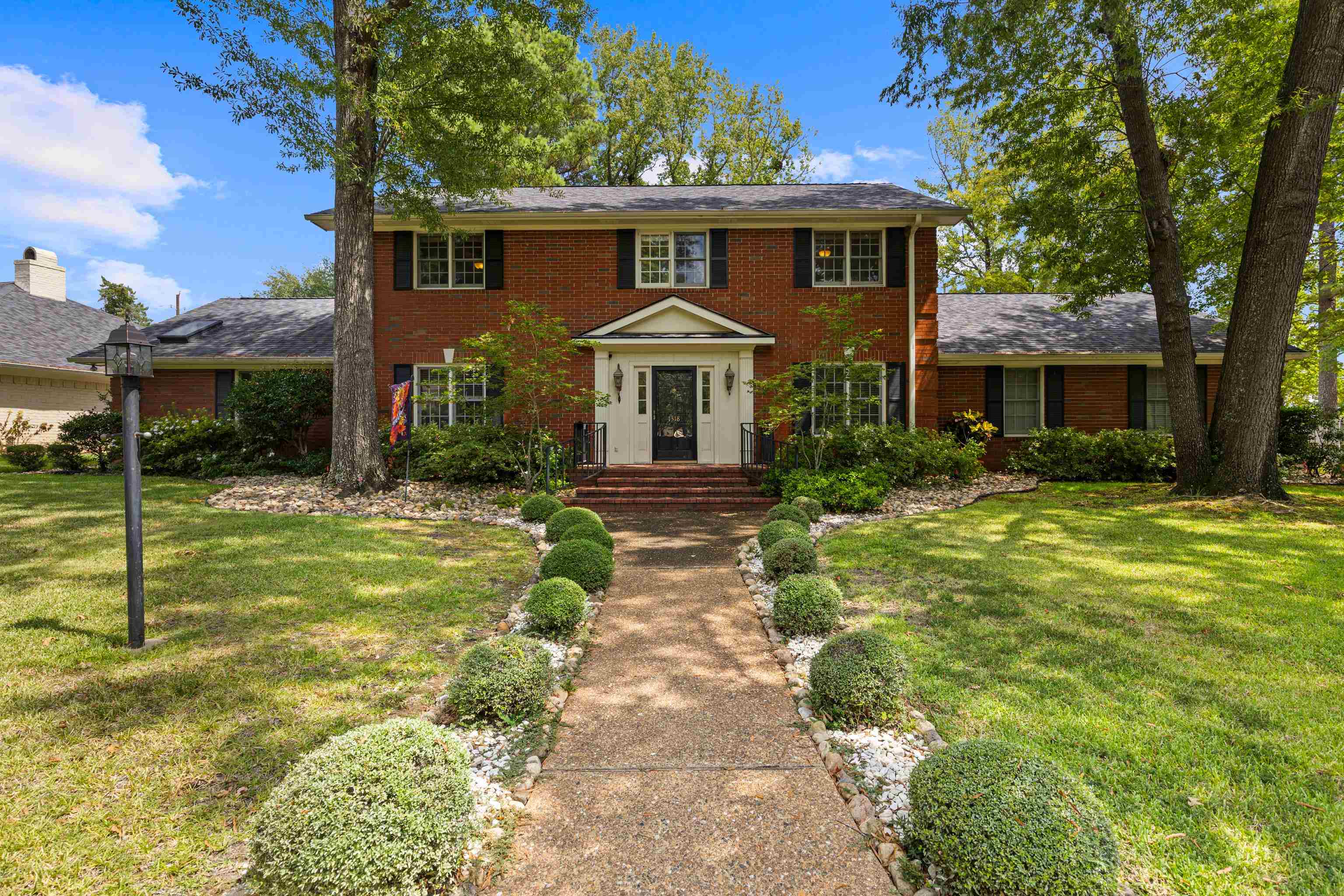 1318 Enchanted Ln. — photo