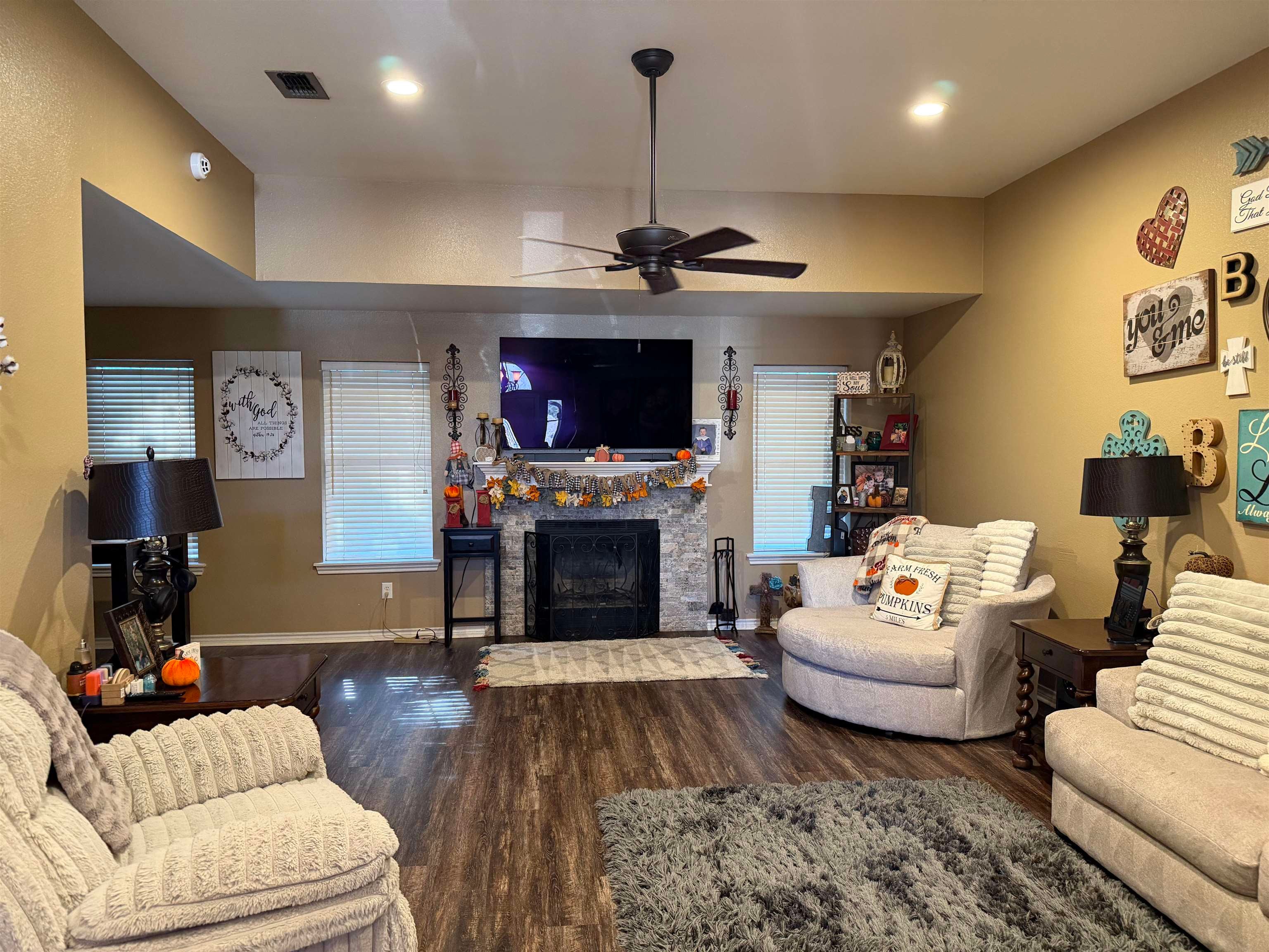 1238 Hummingbird Circle — photo