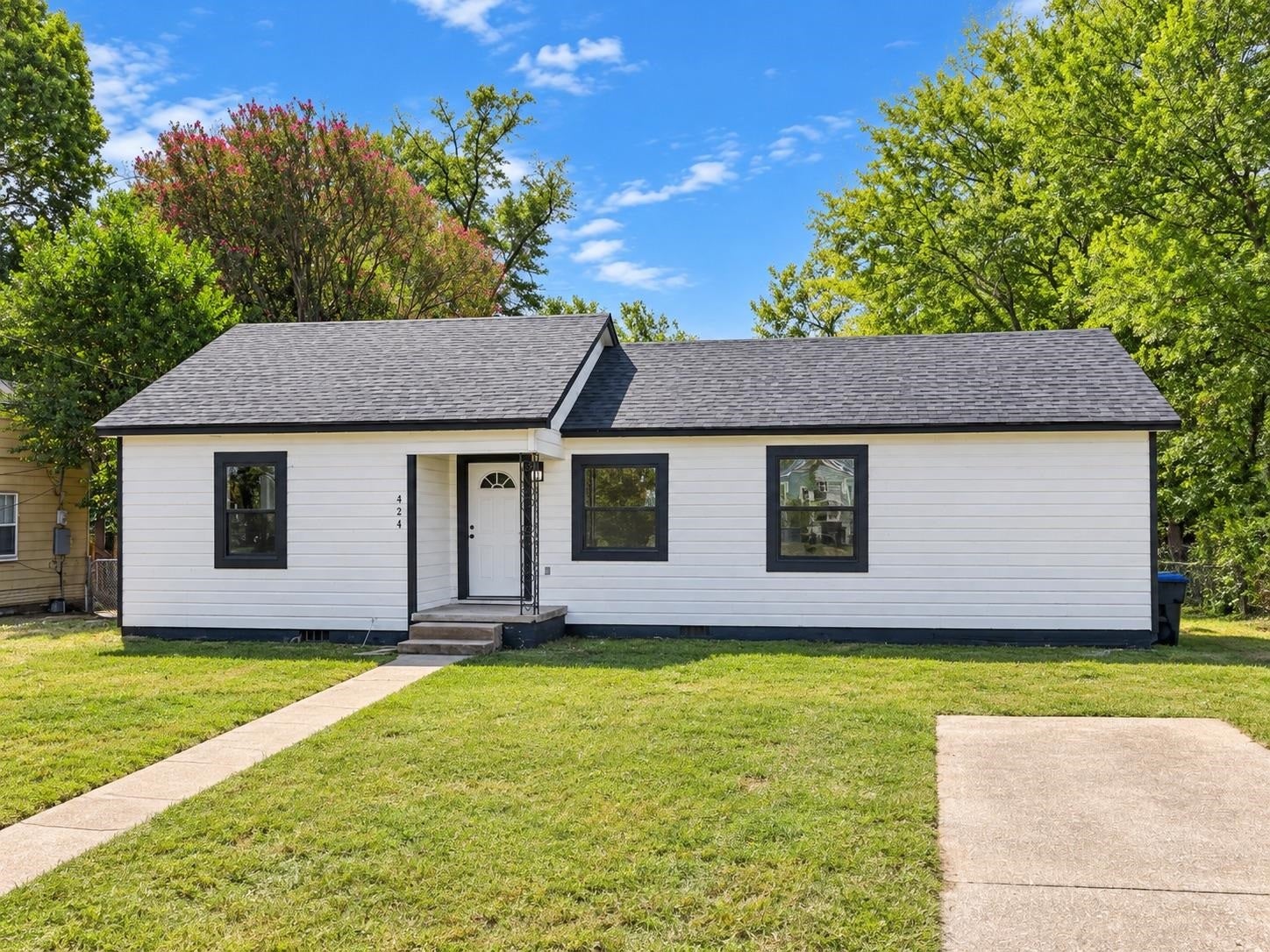 424 Diane Dr. — photo