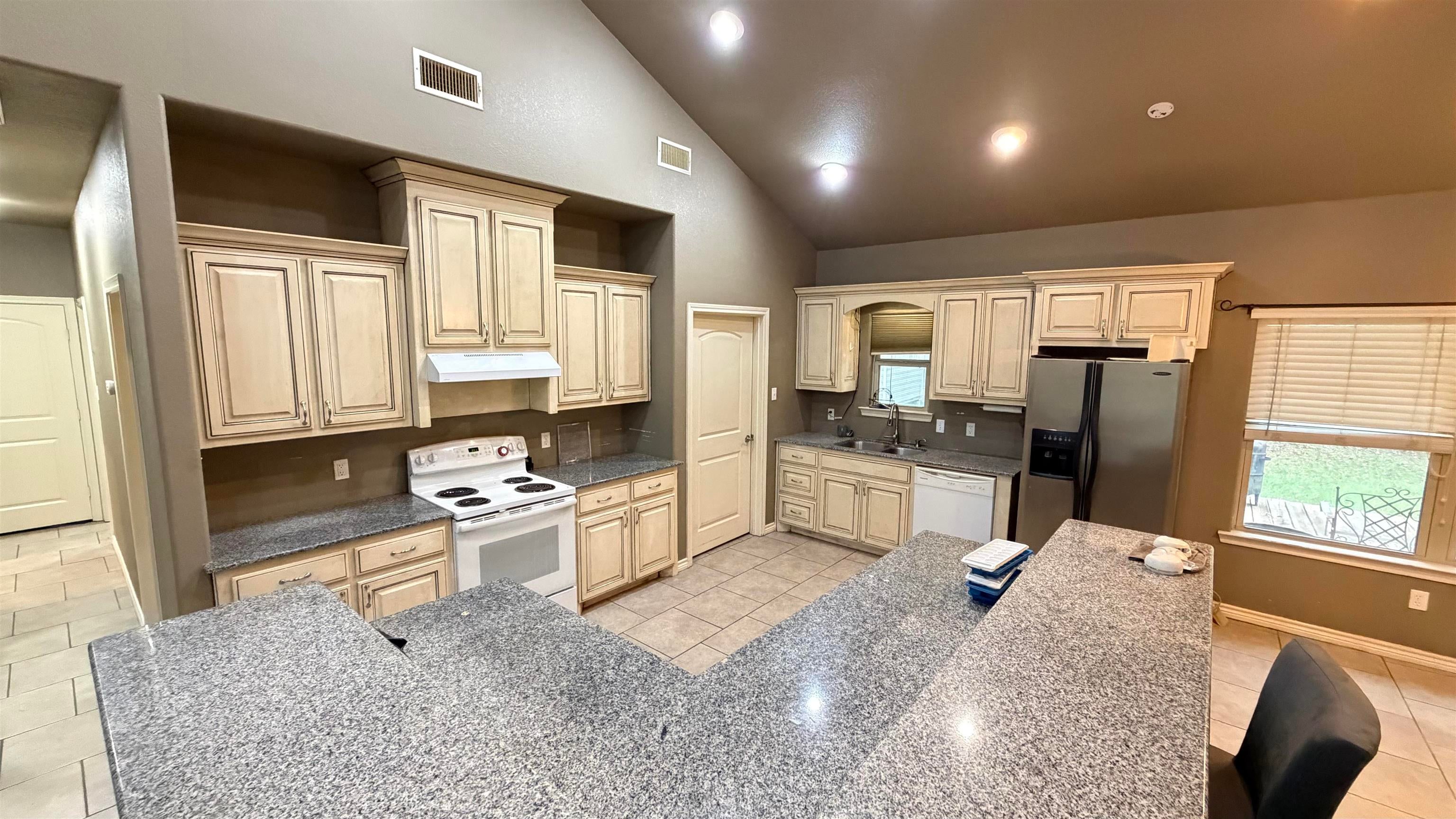 206 E Rowe, Longview, TX 75605 — photo 3