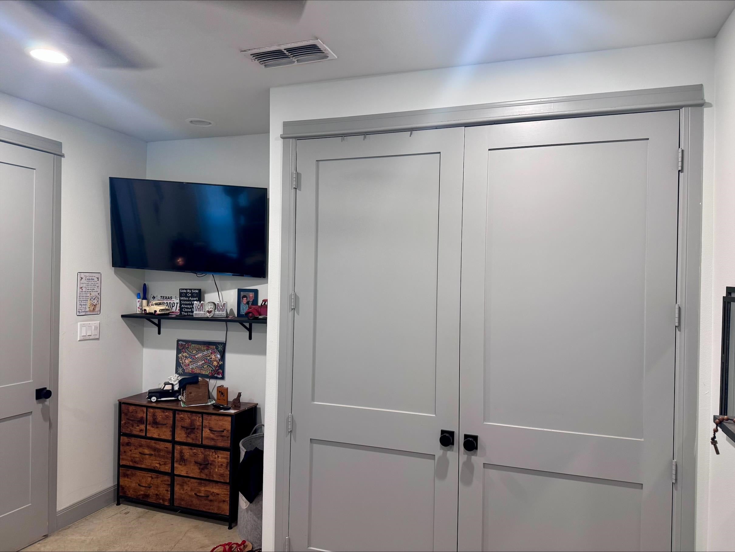 2555 CR 377 — photo