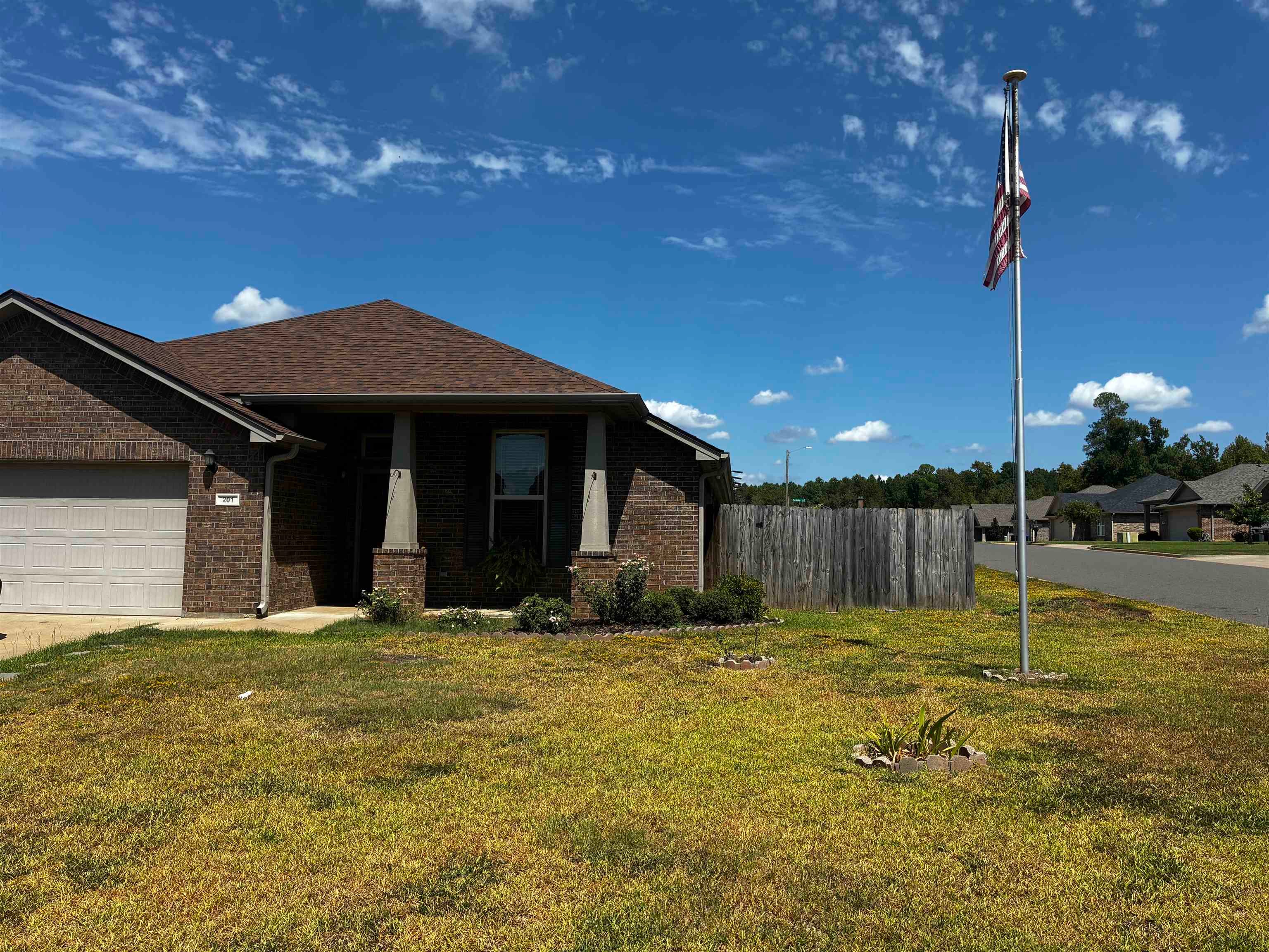 201 Sierra Vista — photo